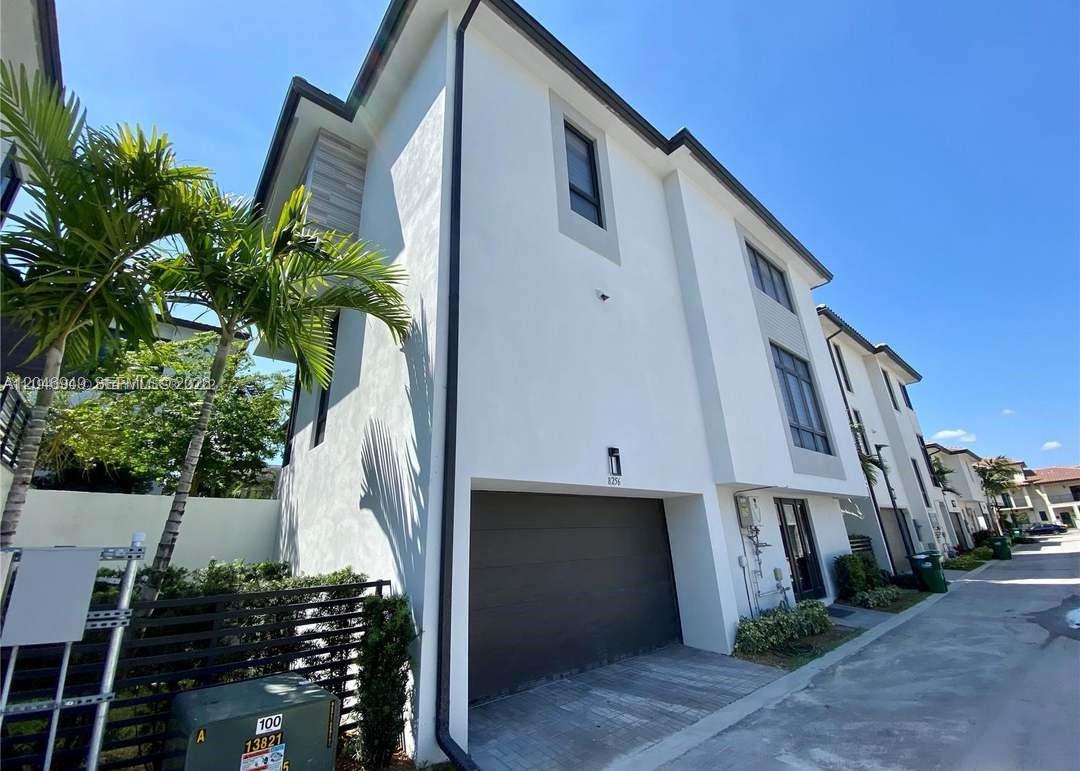 8256 Nw 48th Terrace Property Photo 3