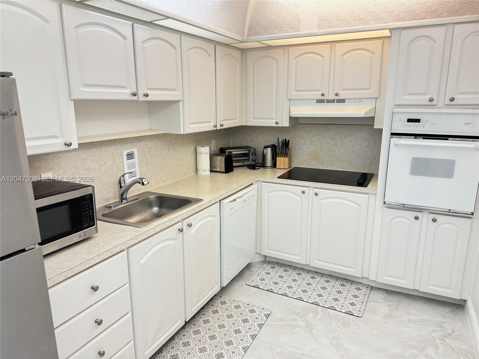 3901 S Ocean Drive 14z Property Photo 12