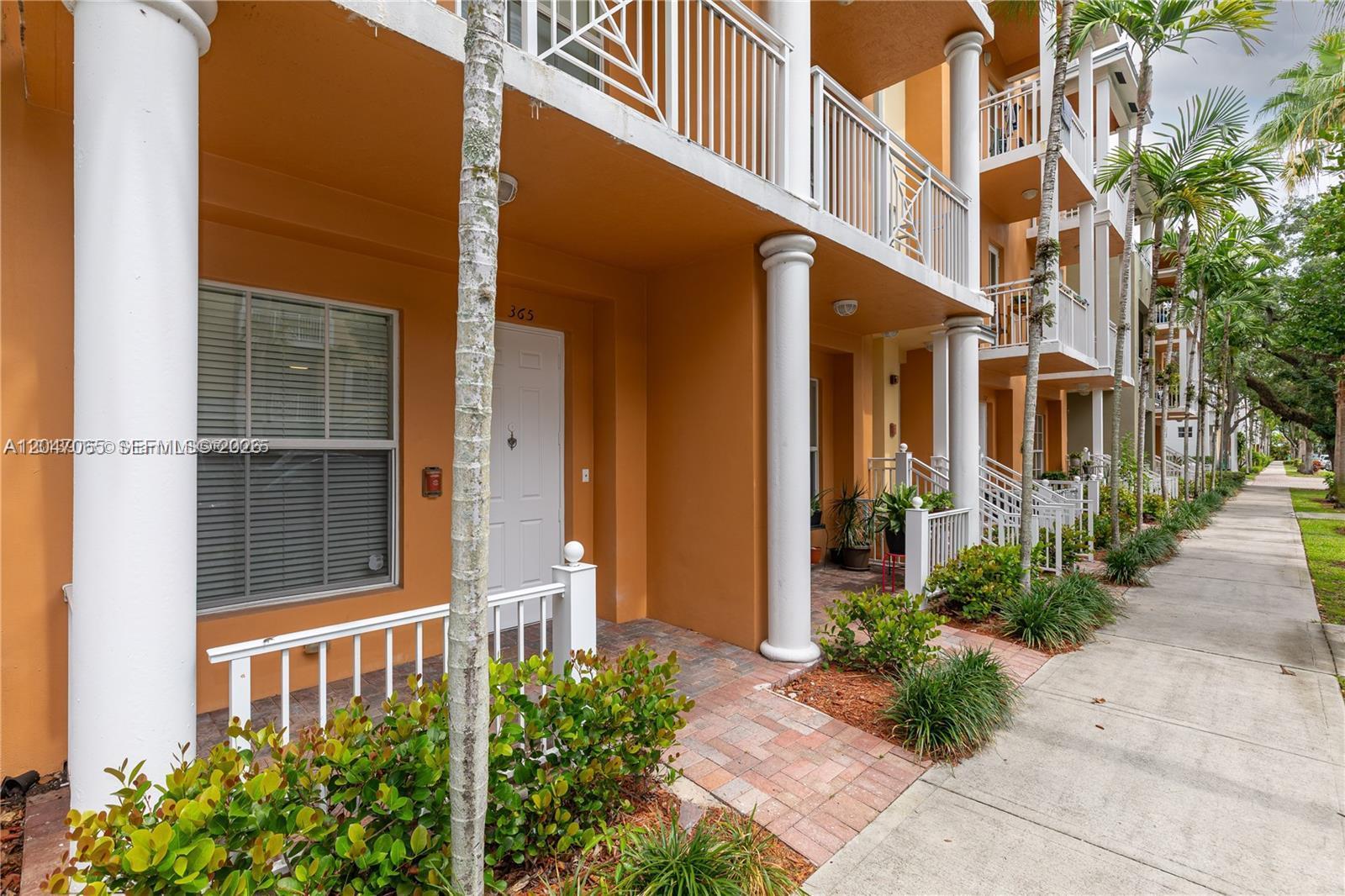 365 SW 13th Terrace - Property Photo 1