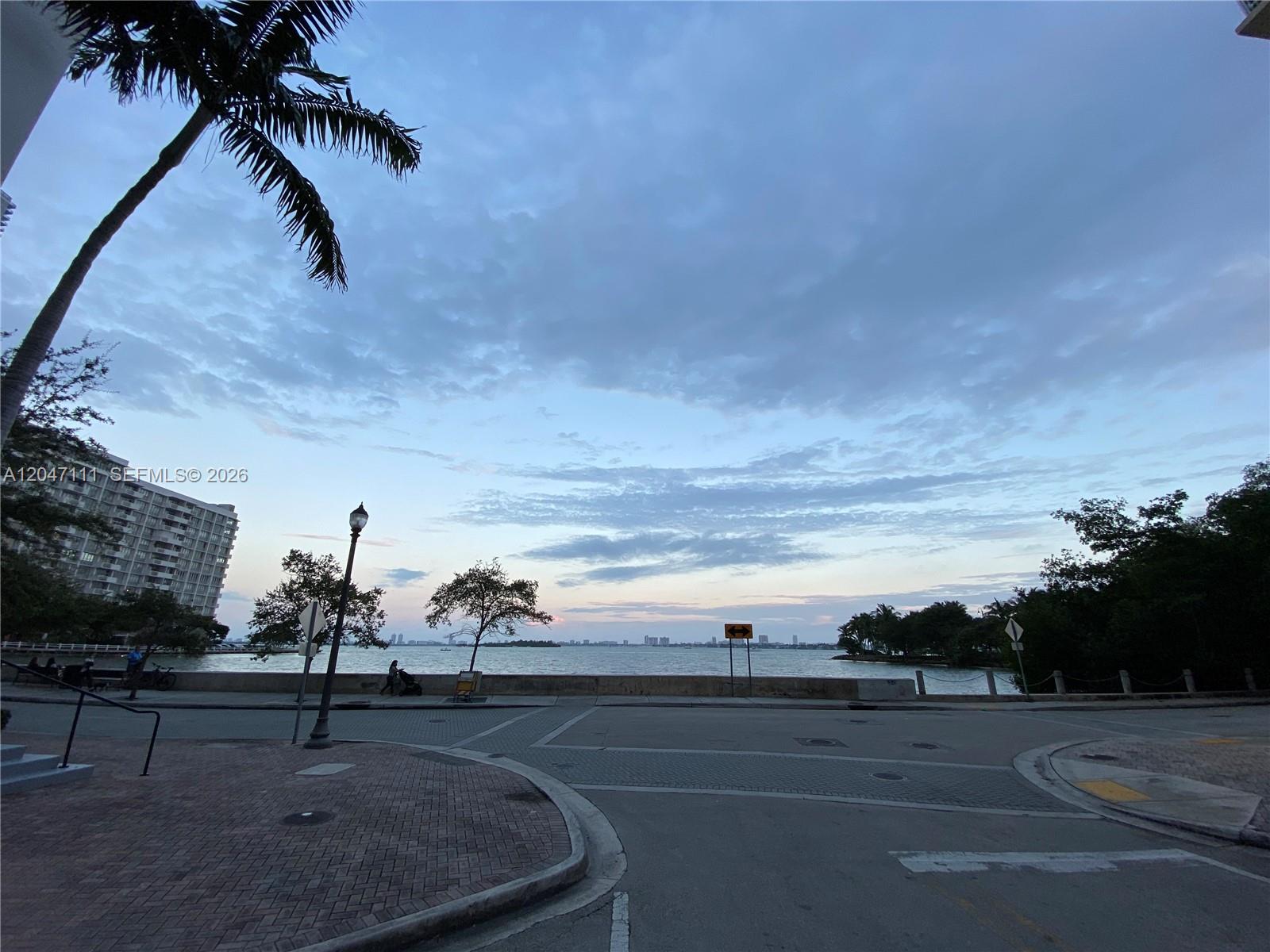 2001 Biscayne Boulevard 3203 Property Photo 14