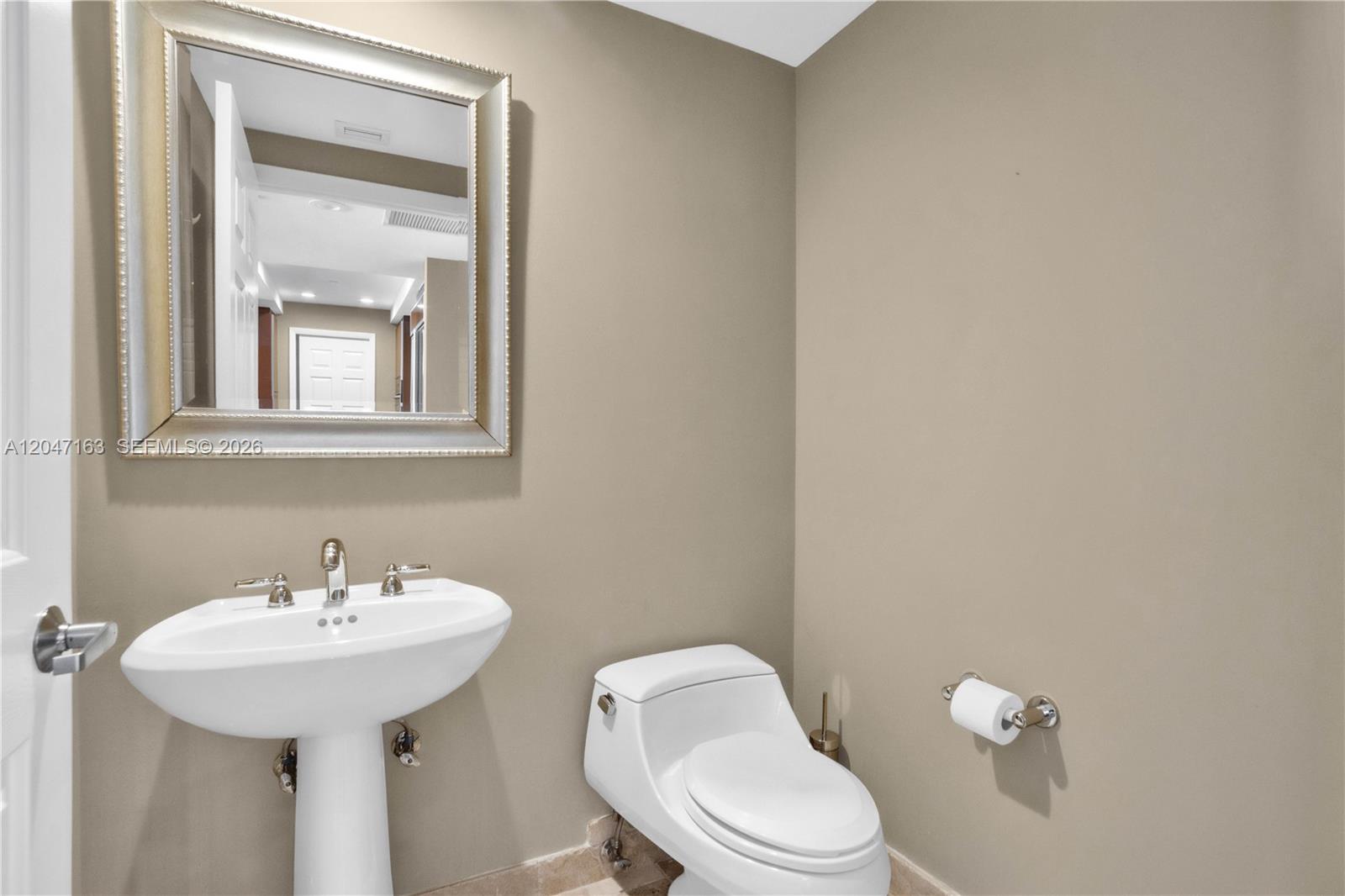 1819 Se 17th Street 902 Property Photo 17