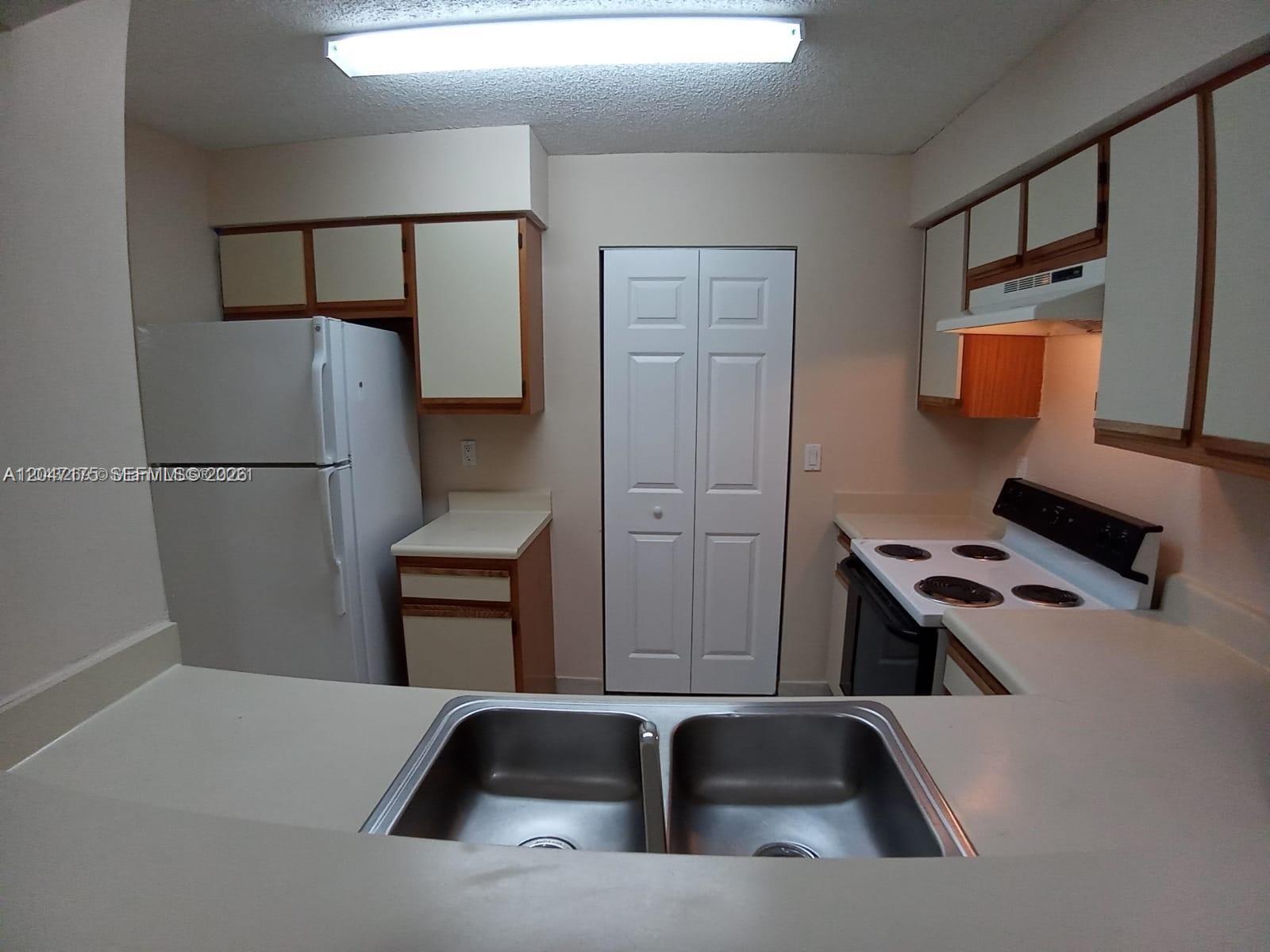 A12047175 Property Photo 5