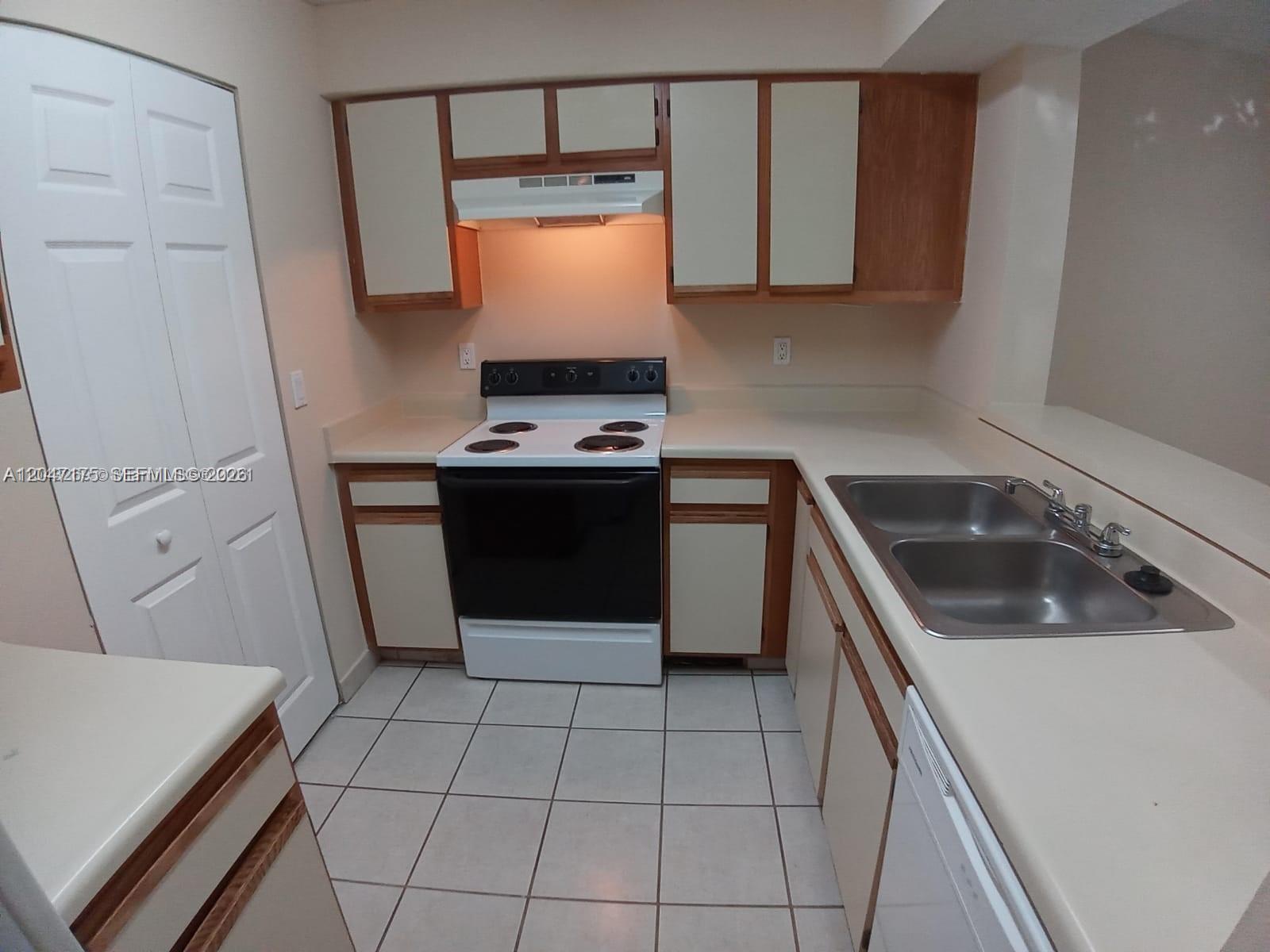 A12047175 Property Photo 6
