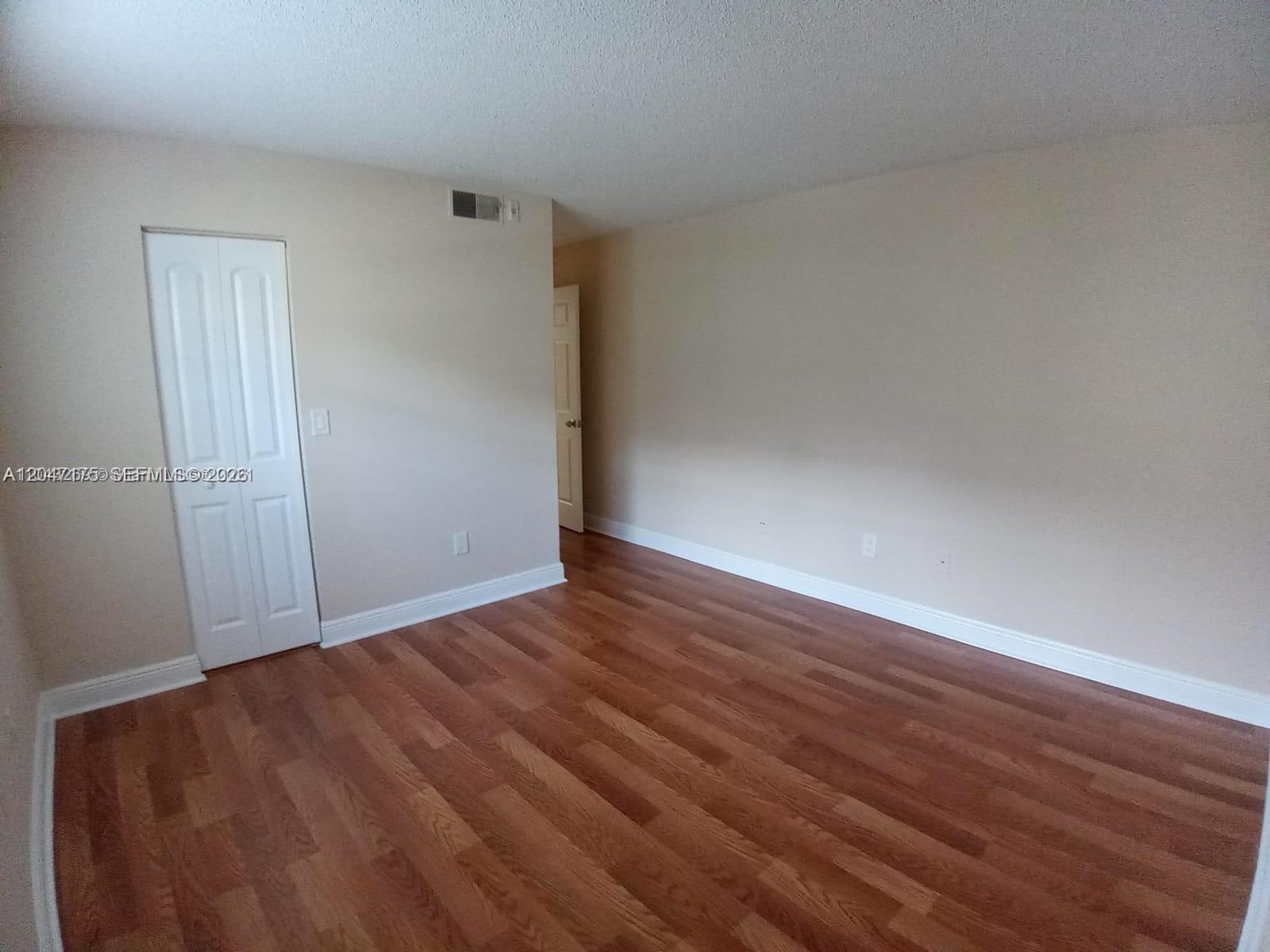 A12047175 Property Photo 9