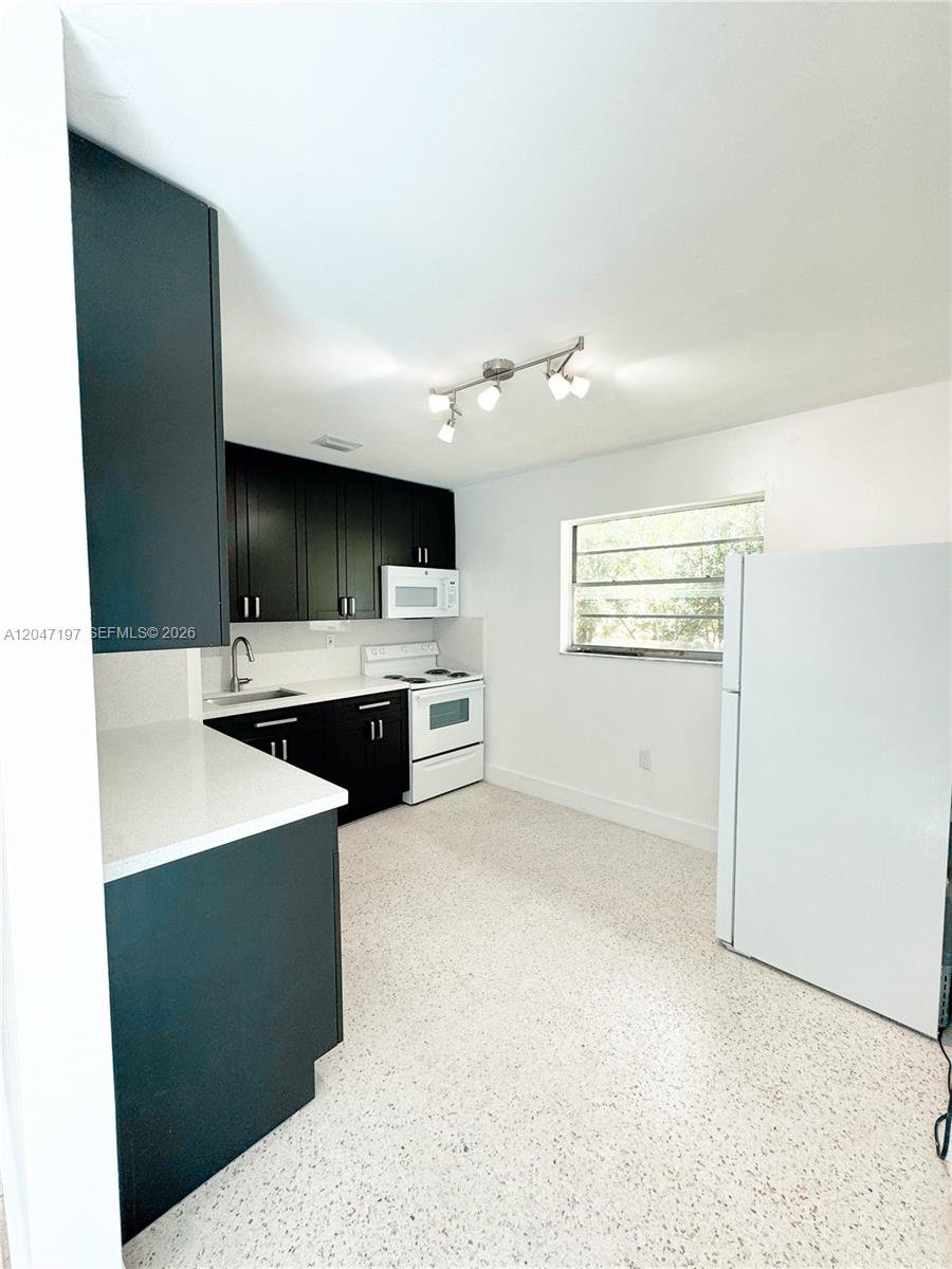 A12047197 Property Photo 2