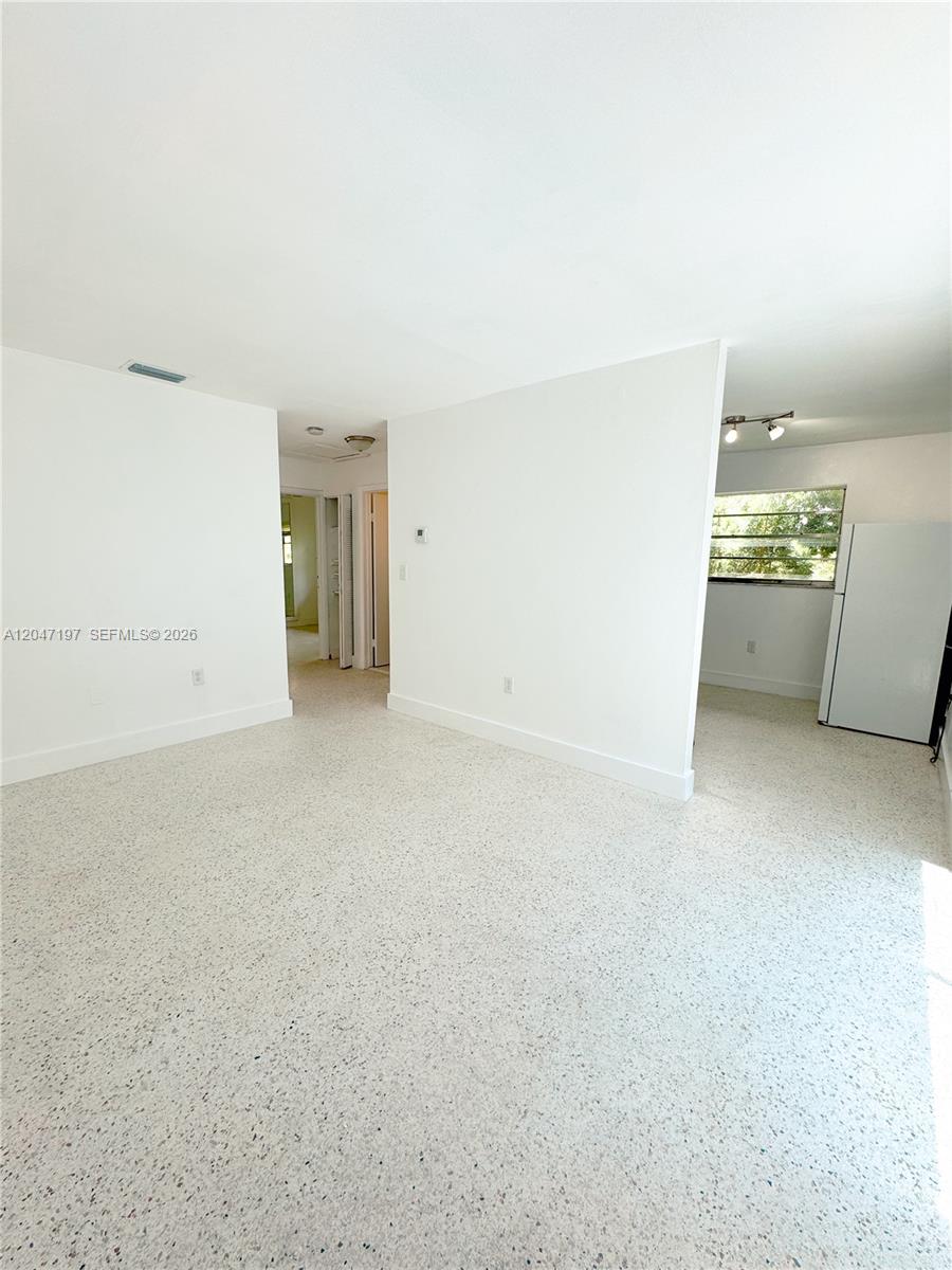 A12047197 Property Photo 4