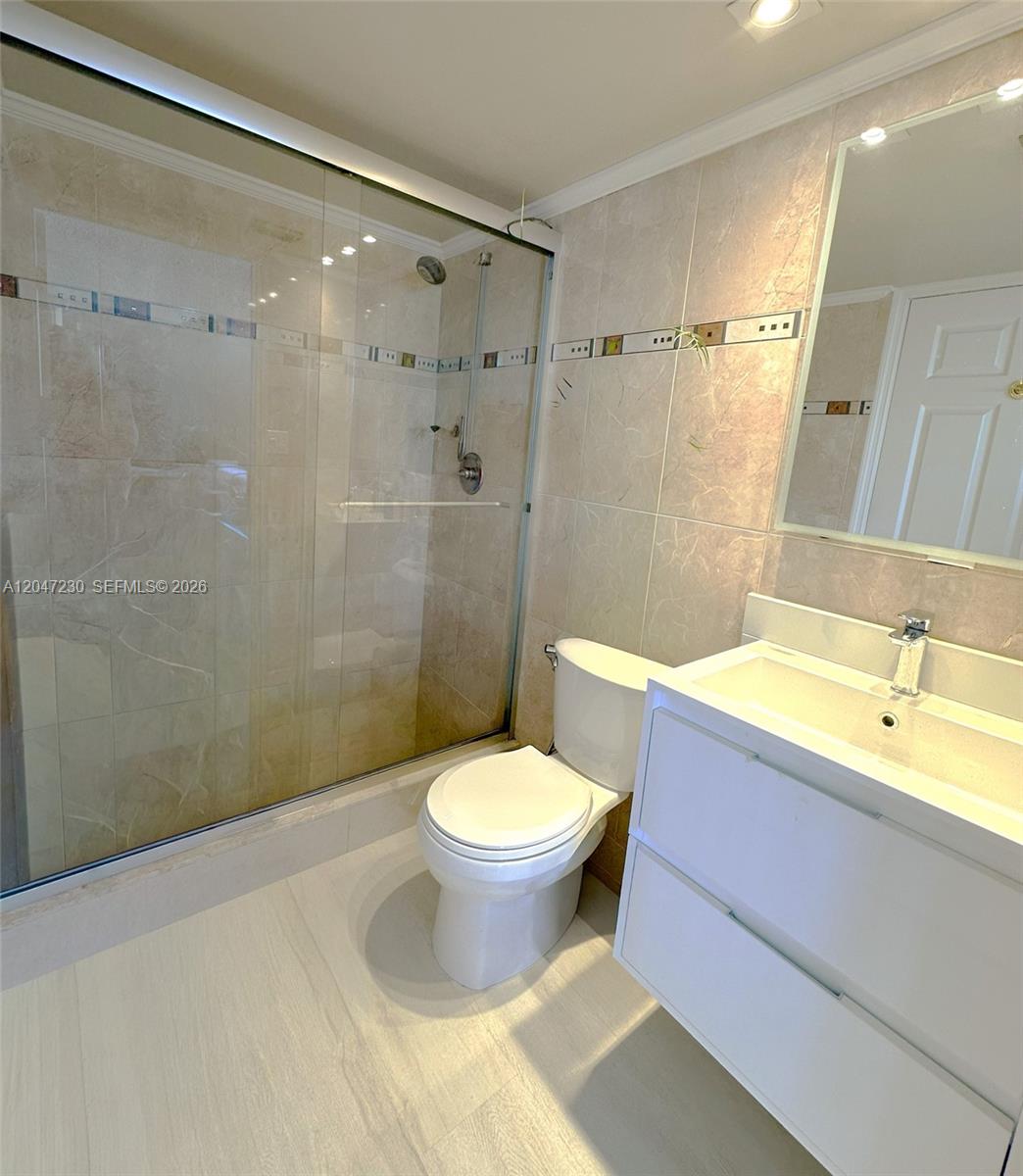 18000 N Bay Road 603 Property Photo 19