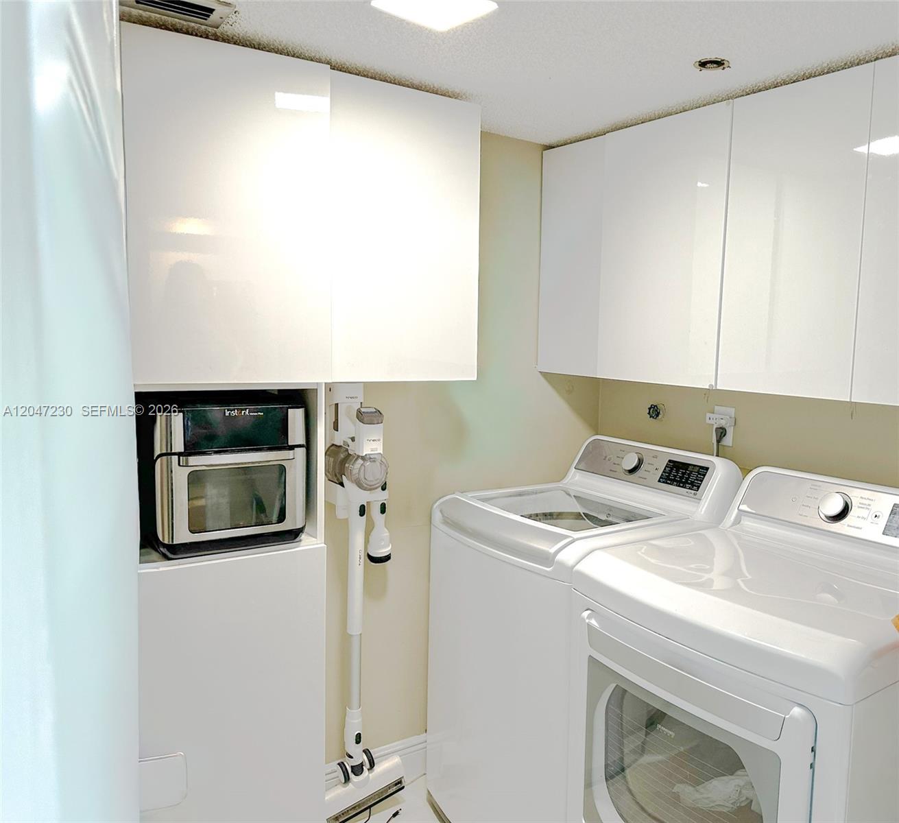 18000 N Bay Road 603 Property Photo 20