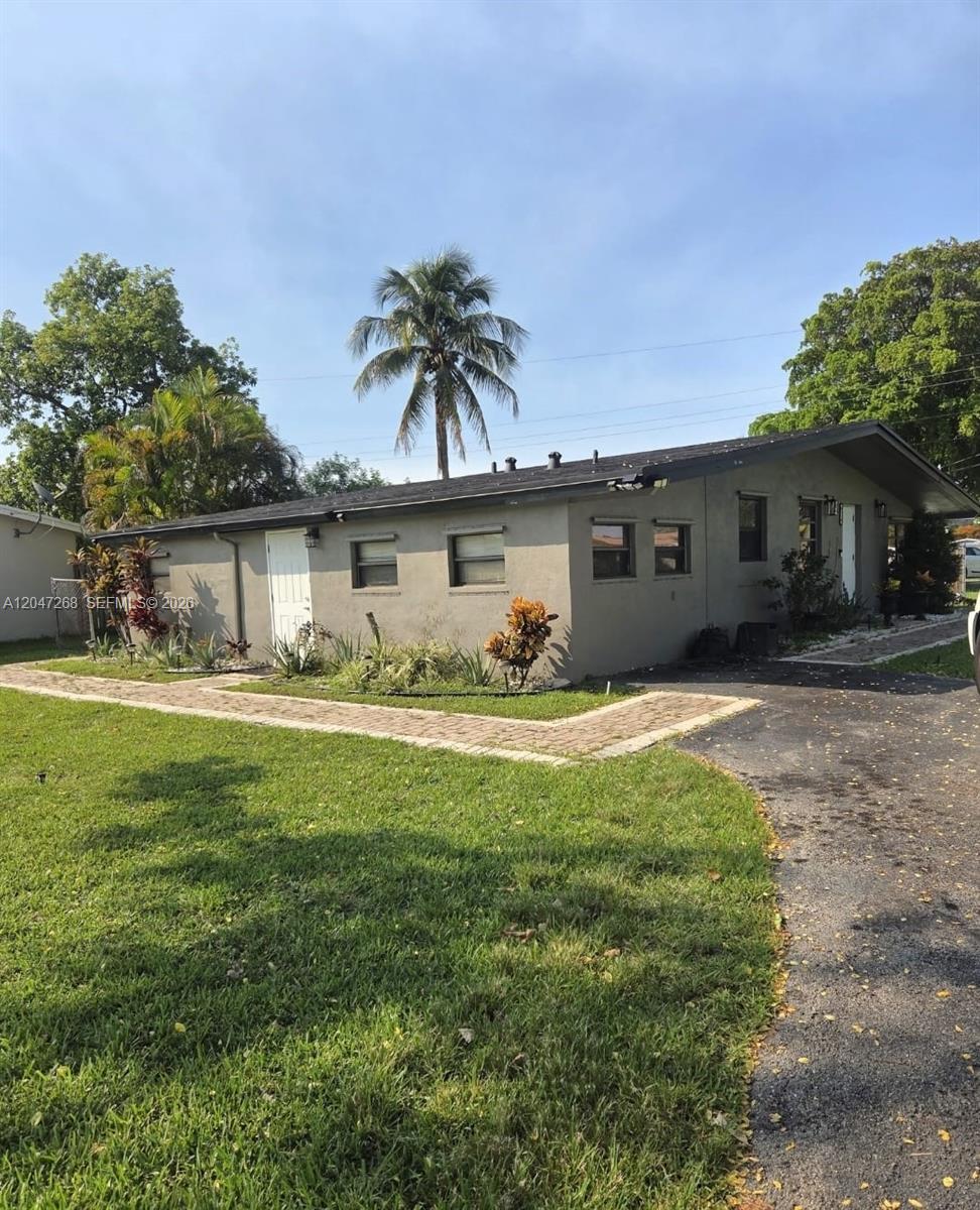 6118 Royal Palm Boulevard Property Photo 1