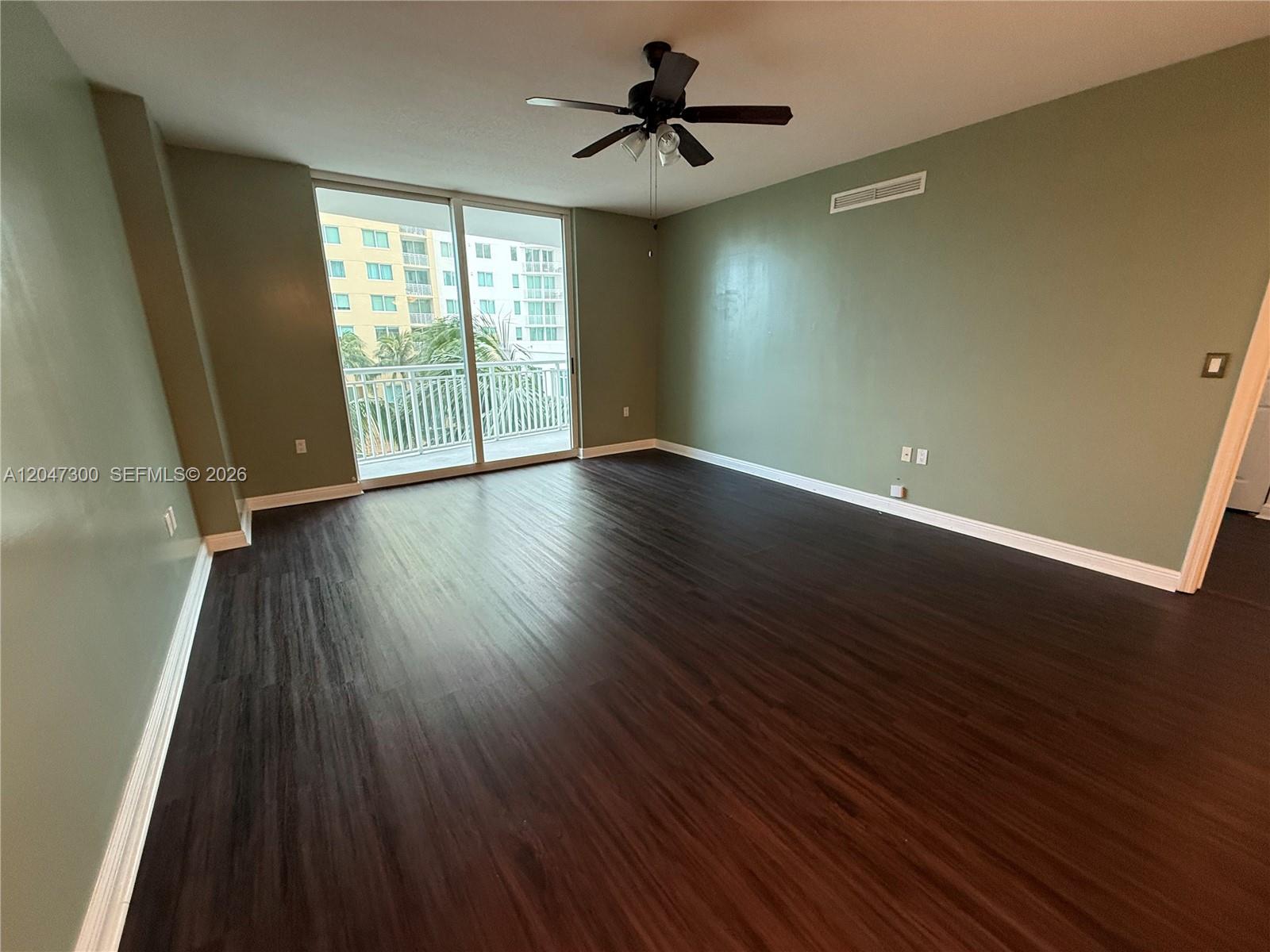 1745 E Hallandale Beach Boulevard 304w Property Photo 5