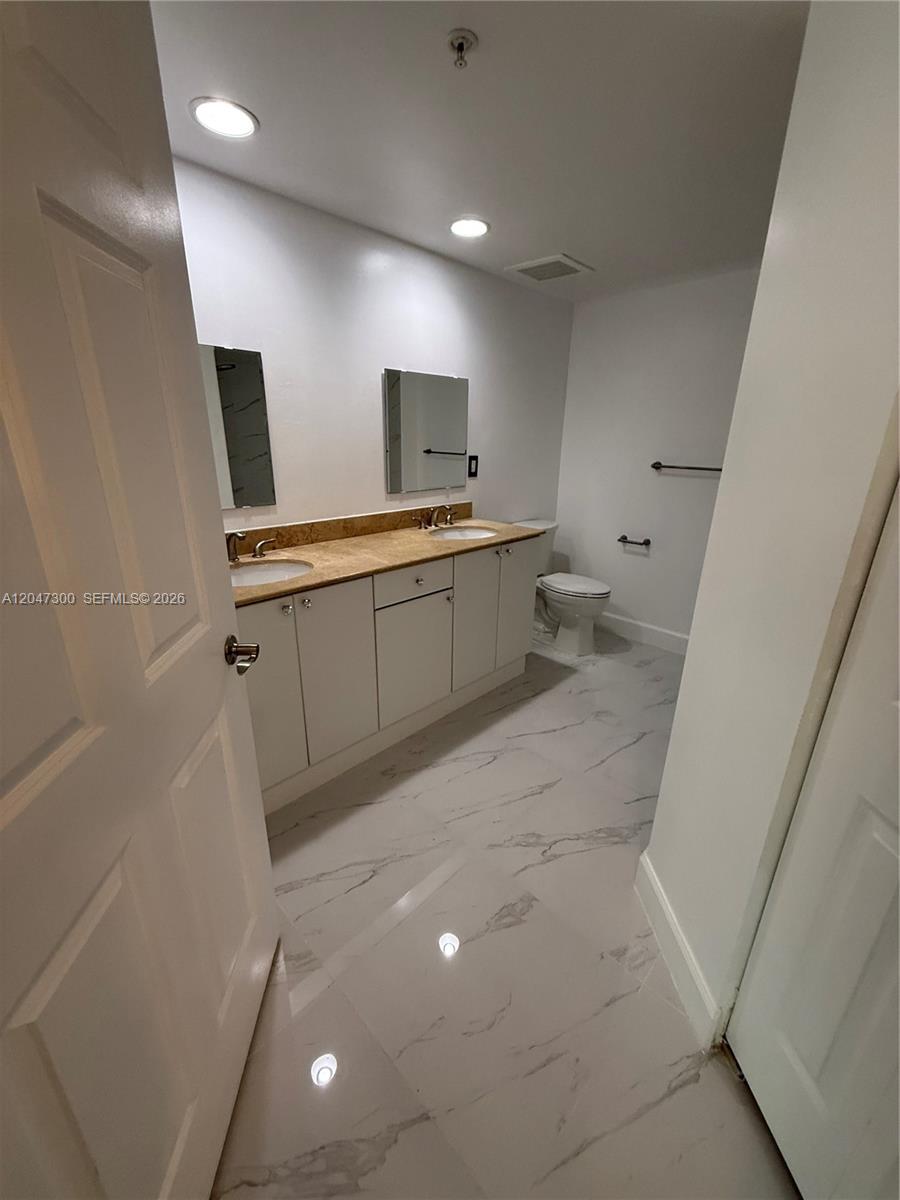 1745 E Hallandale Beach Boulevard 304w Property Photo 15