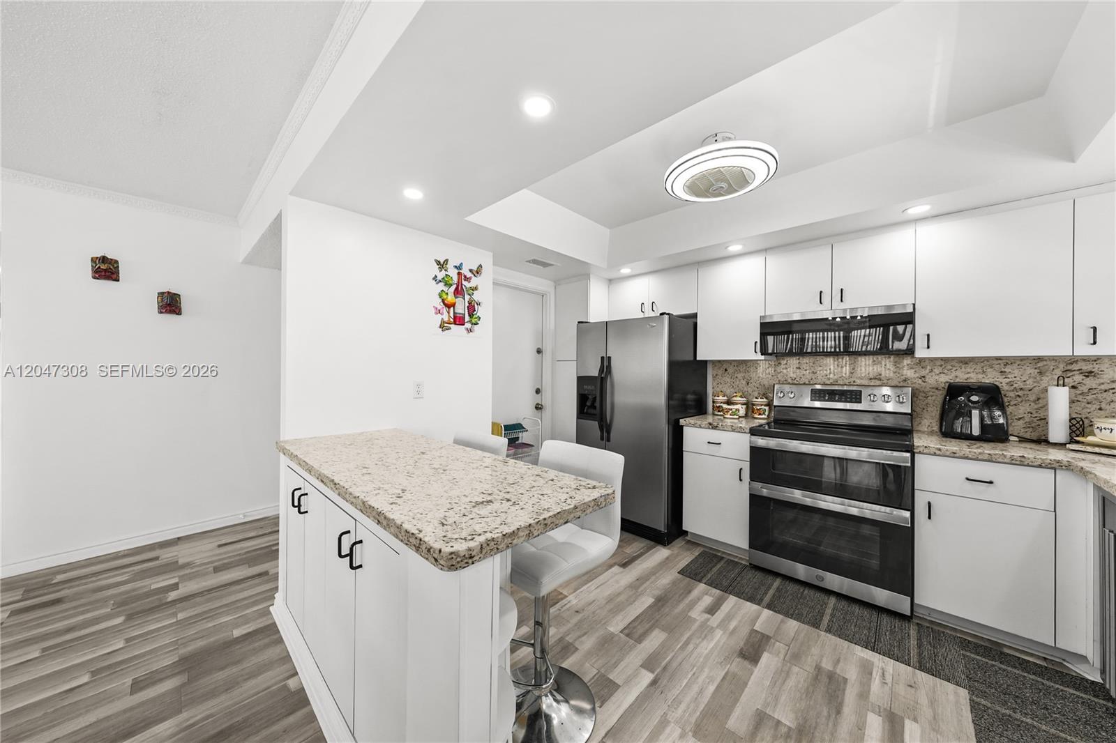 1825 S Ocean Drive 914 Property Photo 6