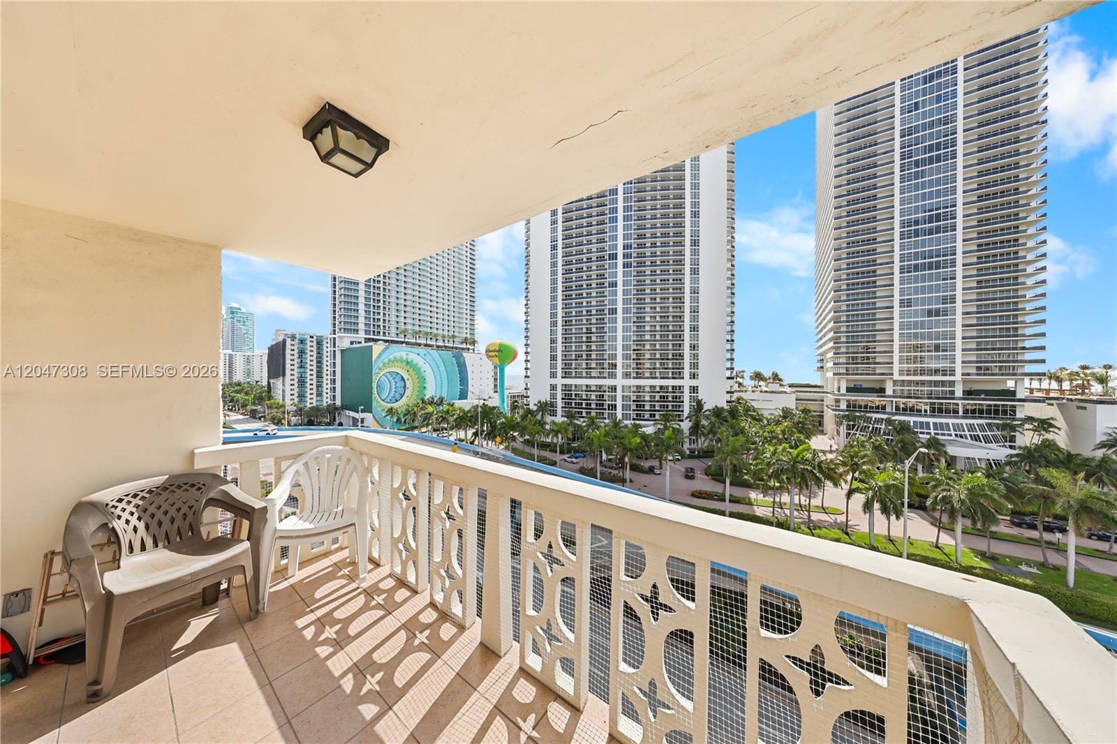 1825 S Ocean Drive 914 Property Photo 17