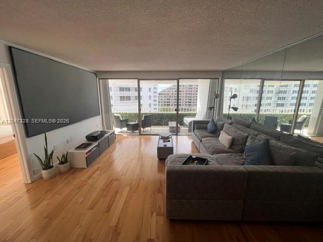199 Ocean Lane Drive 903 Property Photo 4