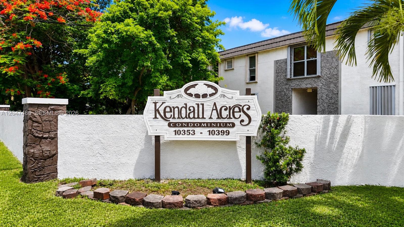 10381 N Kendall Drive M8 Property Photo 2