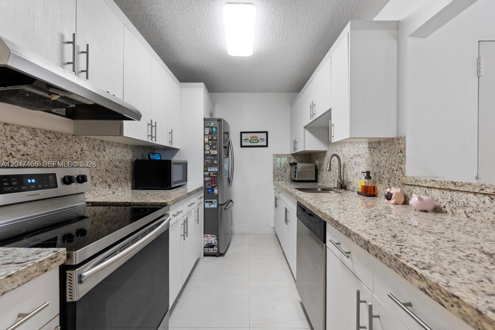 10381 N Kendall Drive M8 Property Photo 13