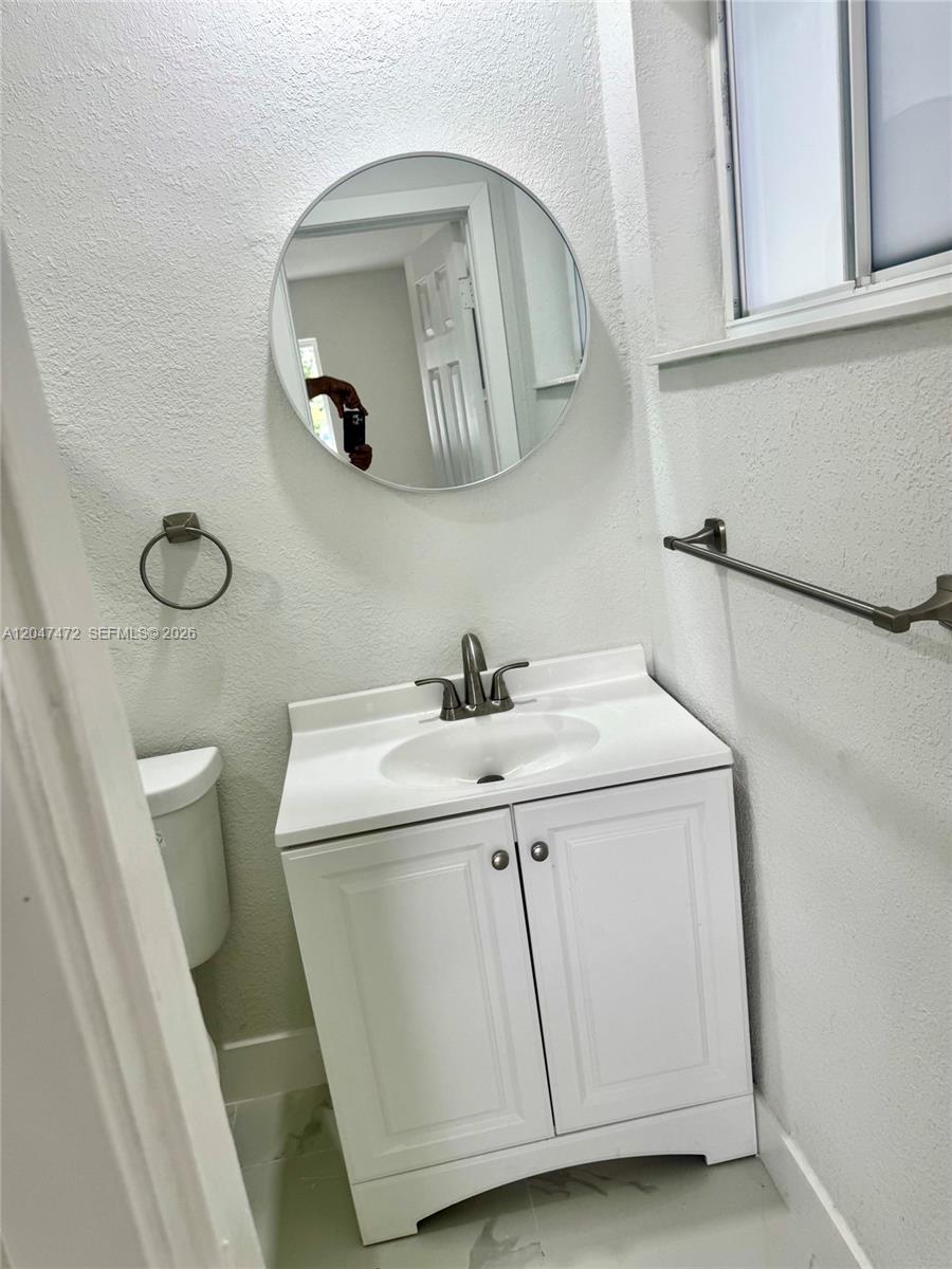 2150 N 66th Avenue Property Photo 13