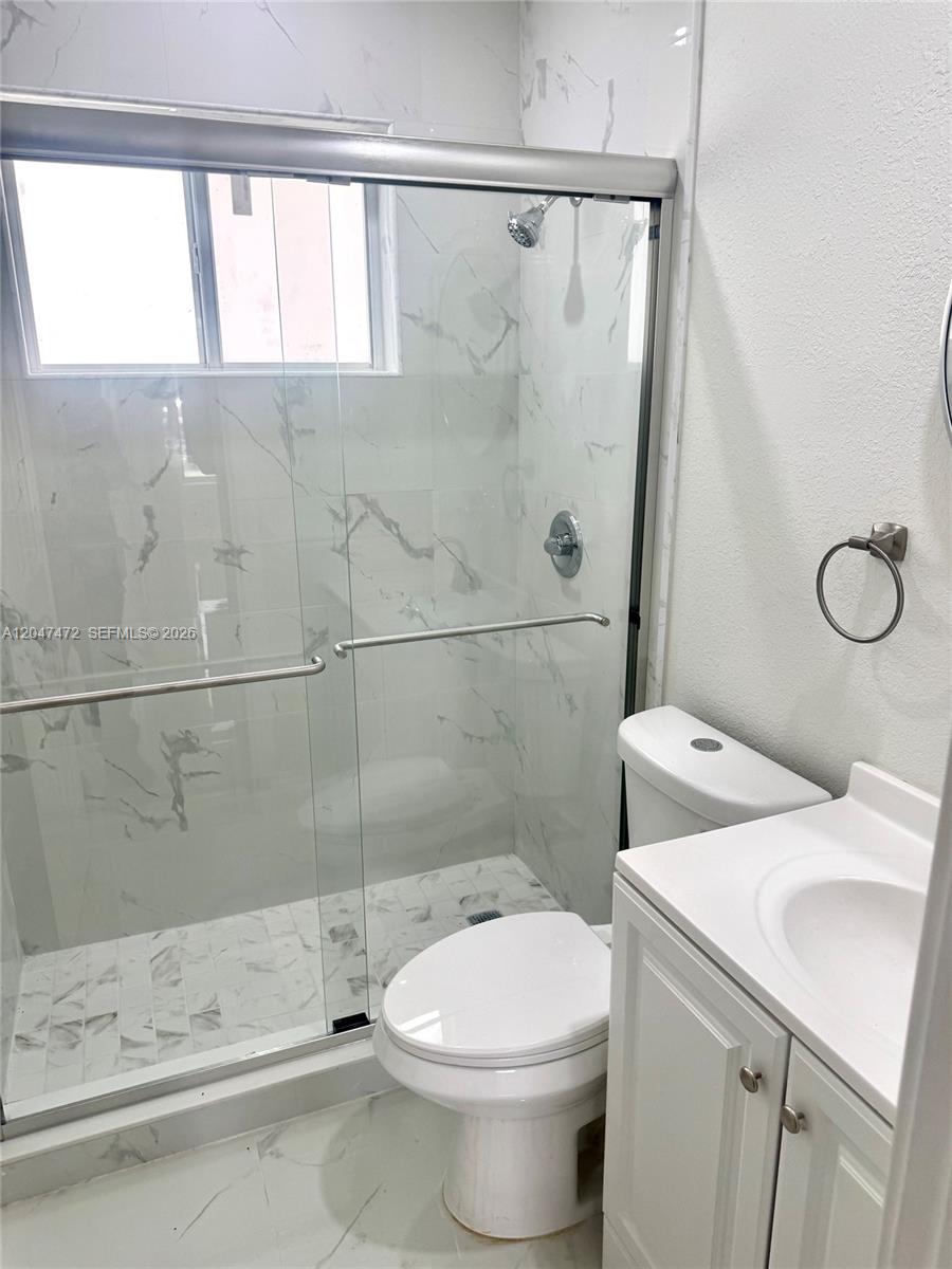 2150 N 66th Avenue Property Photo 14