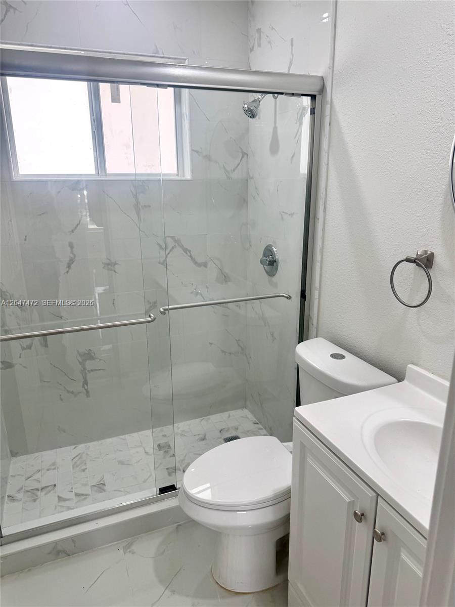 2150 N 66th Avenue Property Photo 19