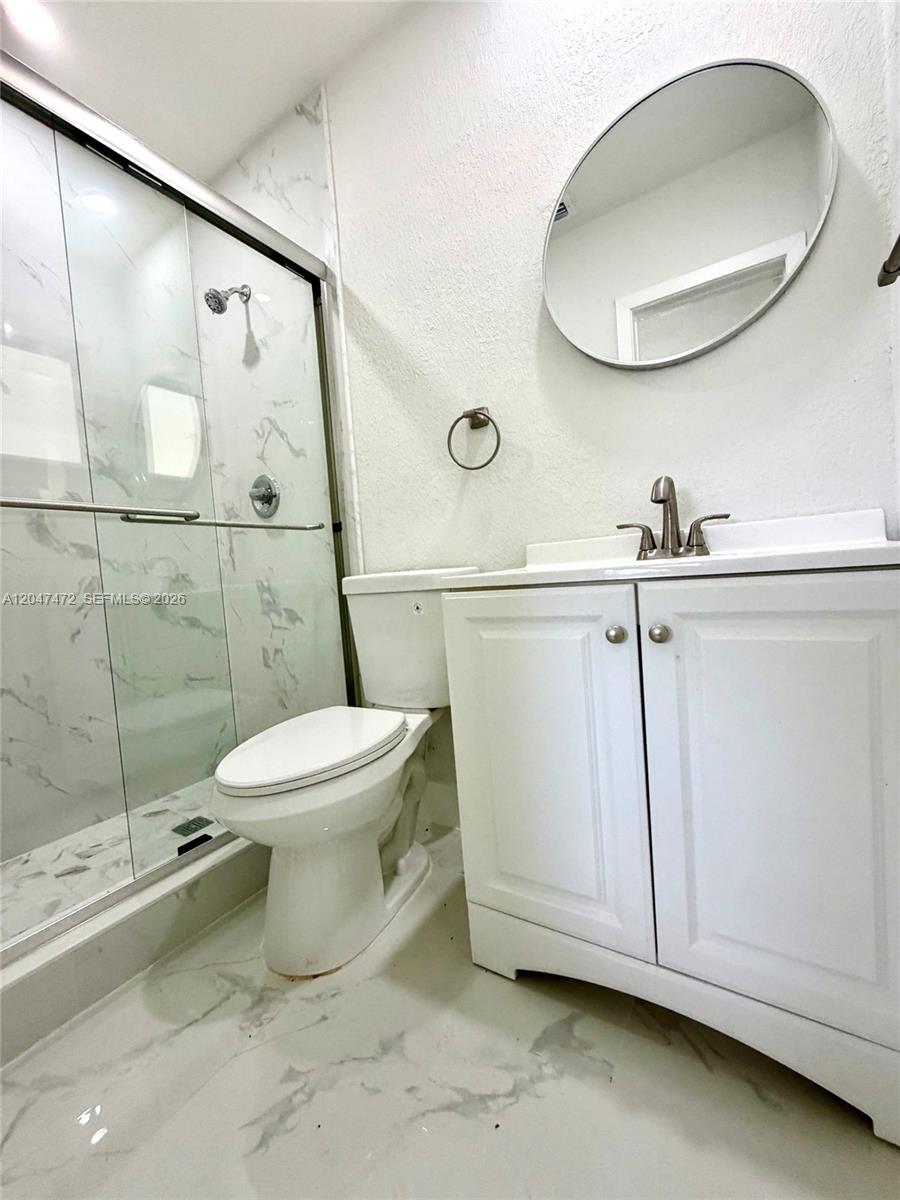 2150 N 66th Avenue Property Photo 31