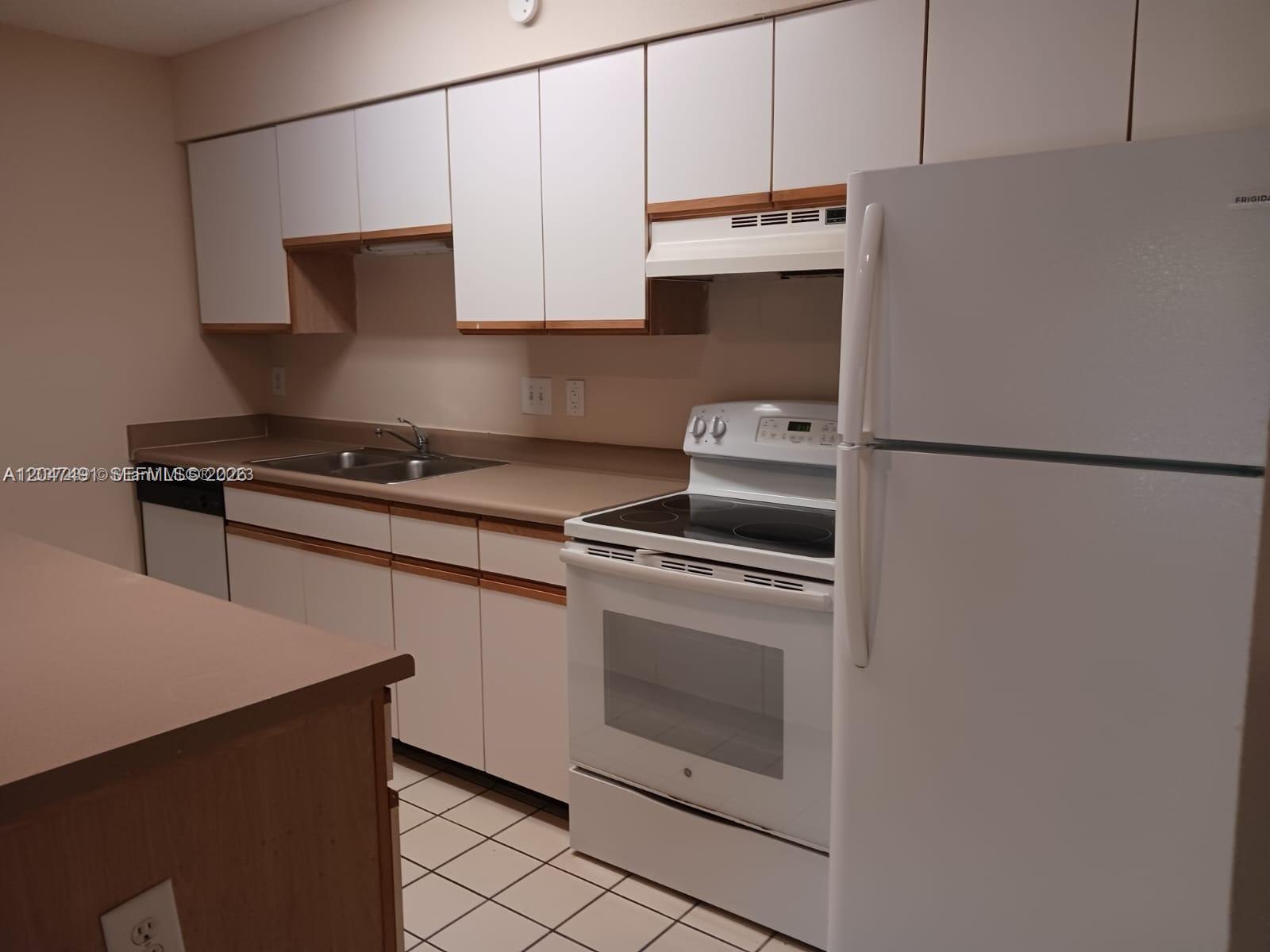 A12047491 Property Photo 4