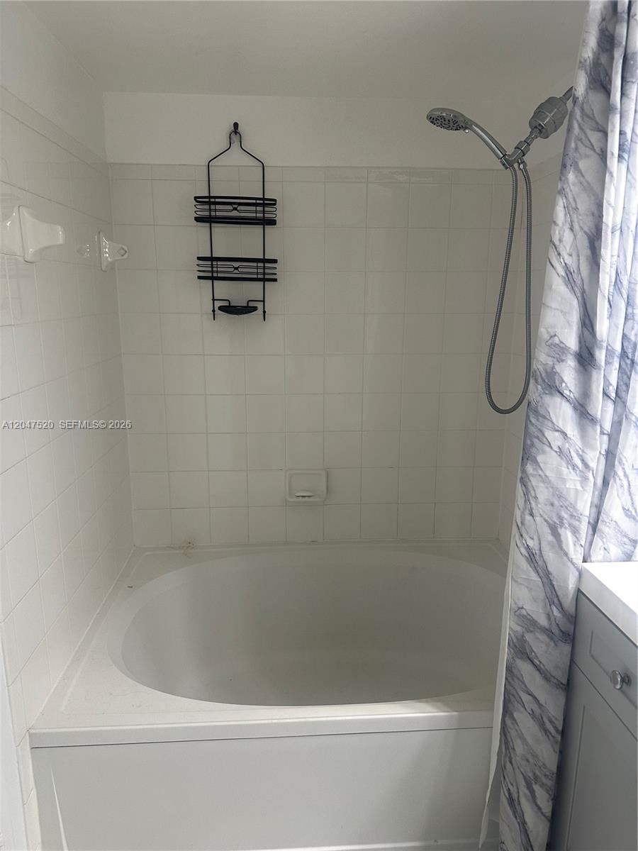 2961 Ne 185th Street 1618 Property Photo 13