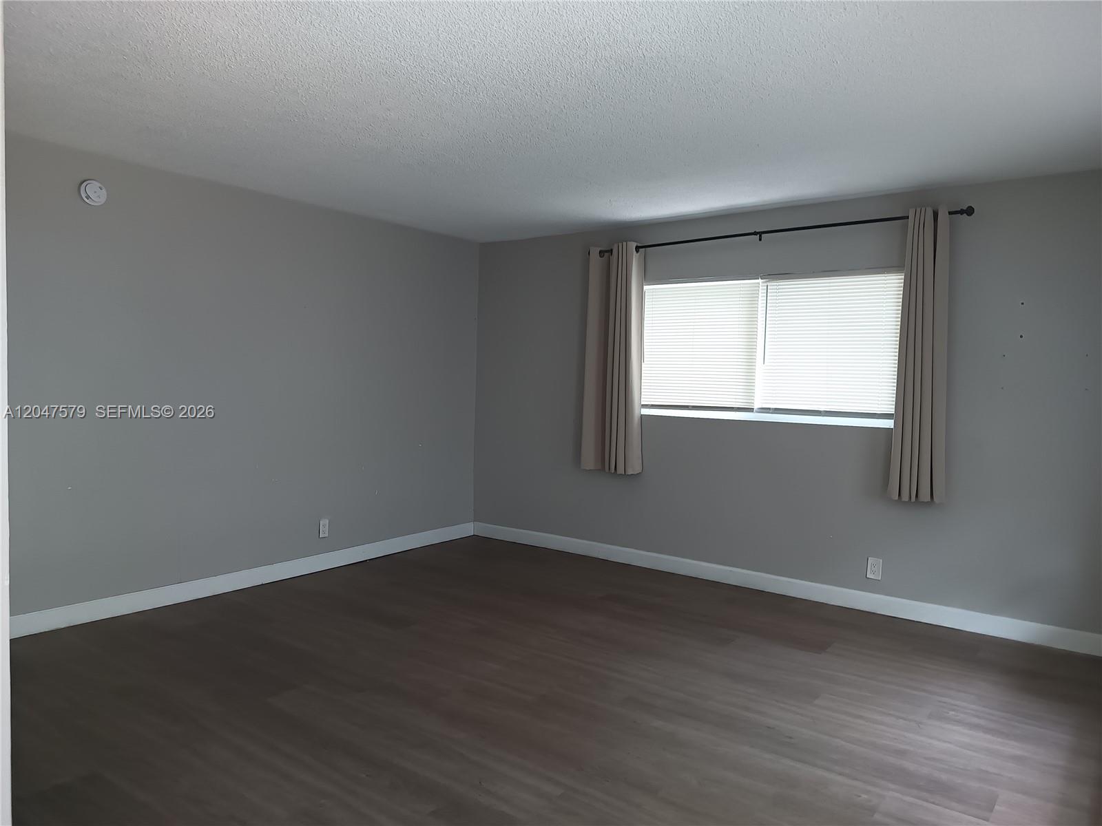 A12047579 Property Photo 5