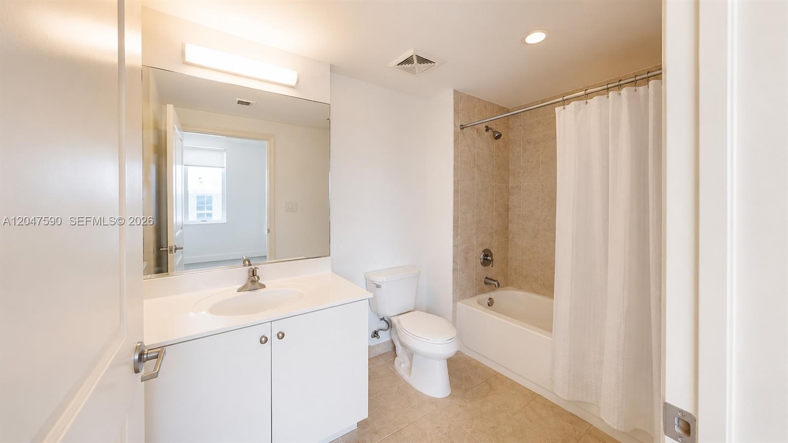 111 E Flagler Street 810 Property Photo 7