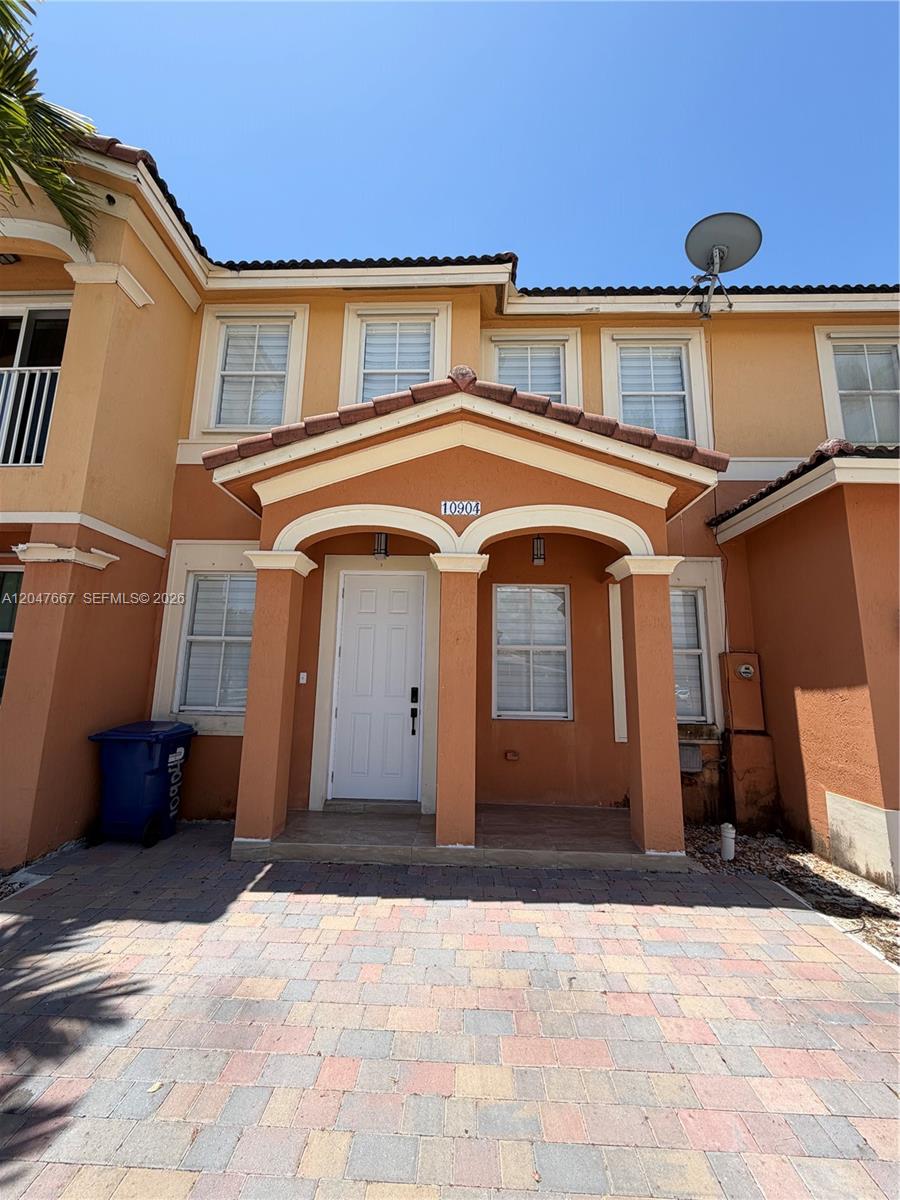 10904 Sw 240th Lane Property Photo 1
