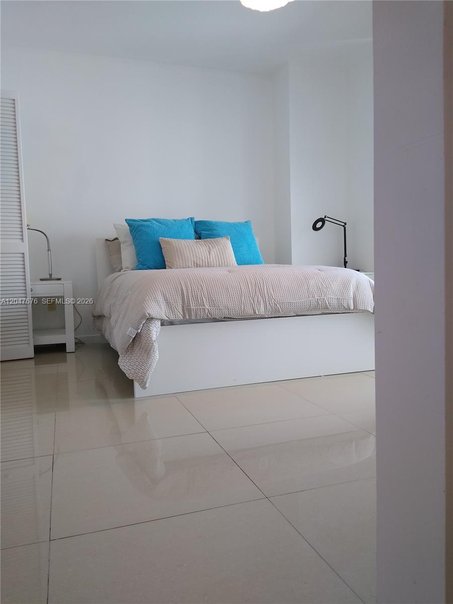 300 S Biscayne Boulevard T-2905 Property Photo 19