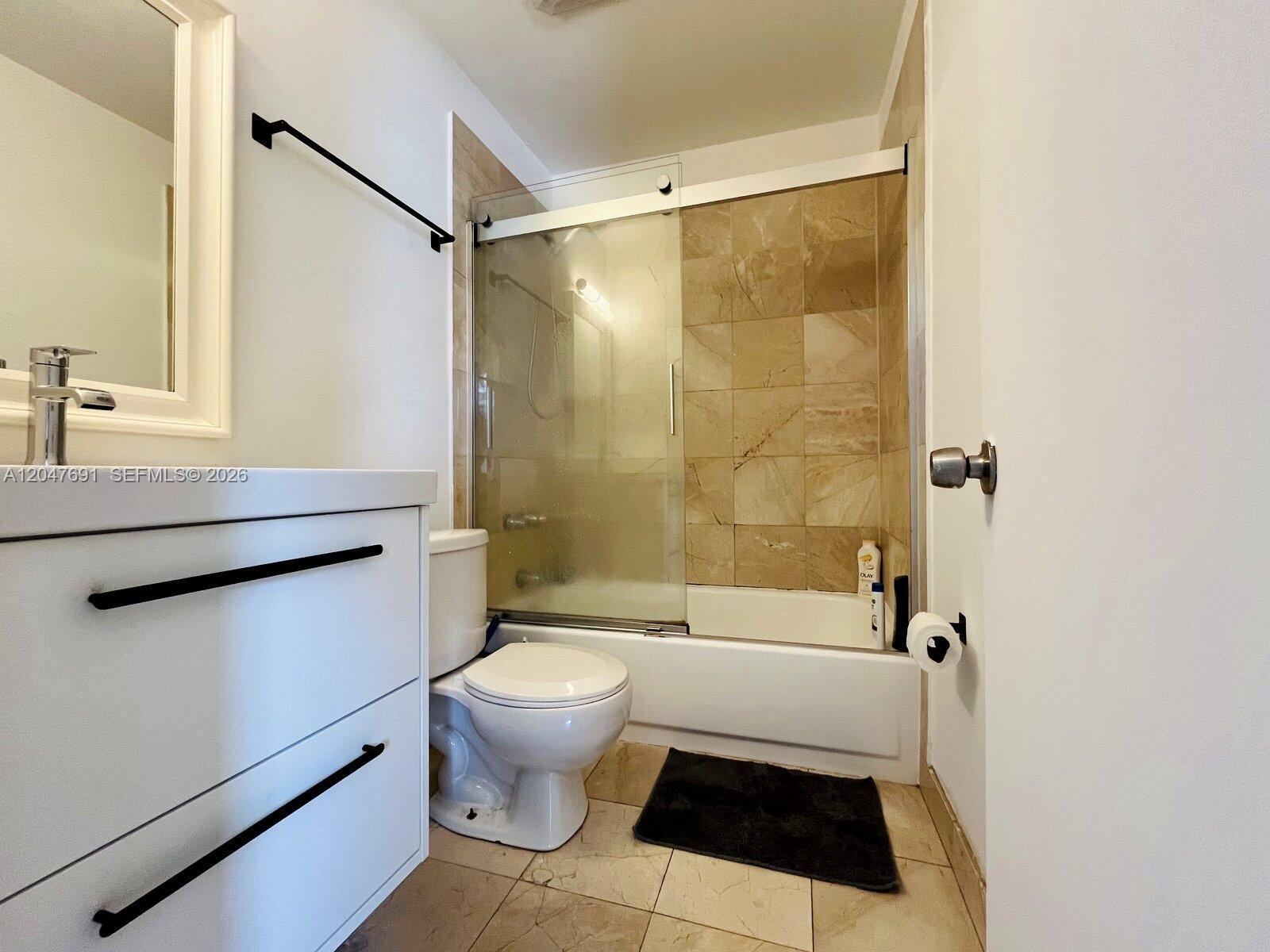 842 Meridian 2f Property Photo 6