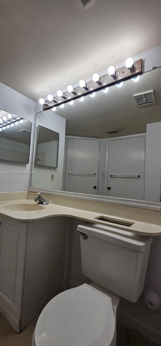 990 Coral Club Drive 990 Property Photo 11