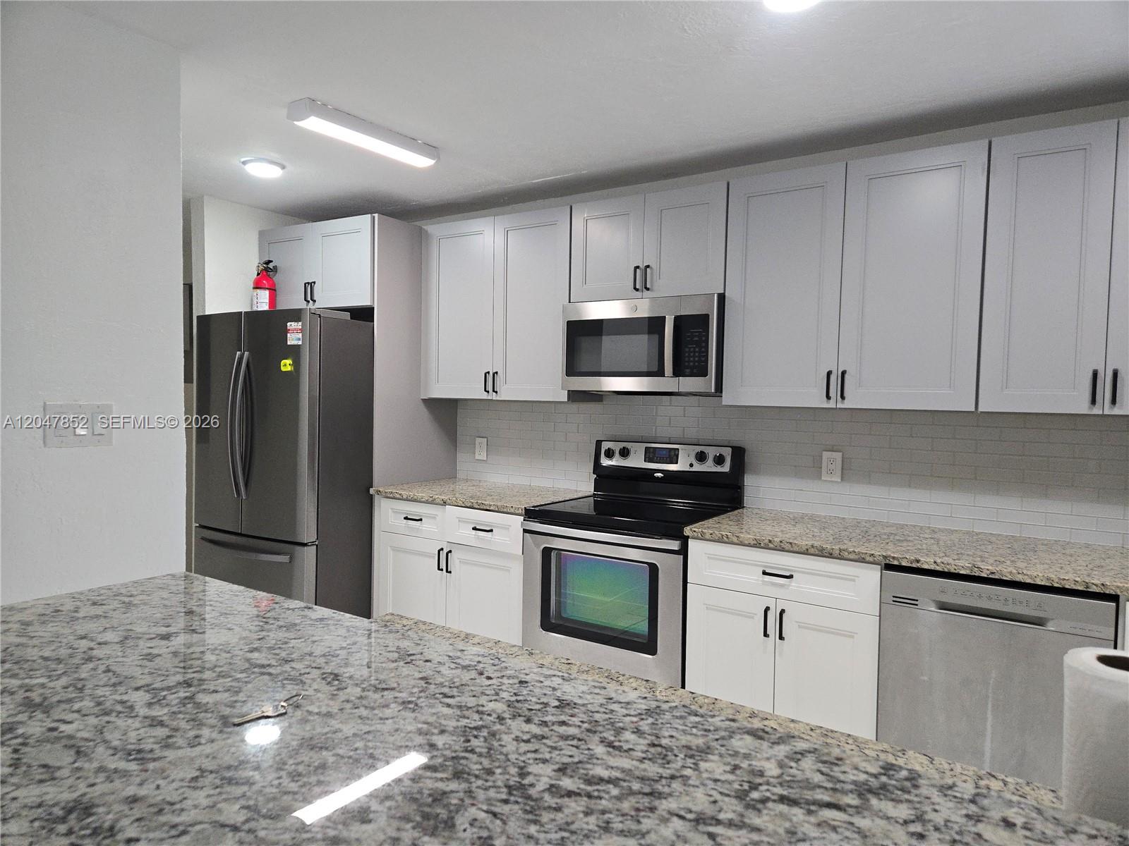 A12047852 Property Photo 3