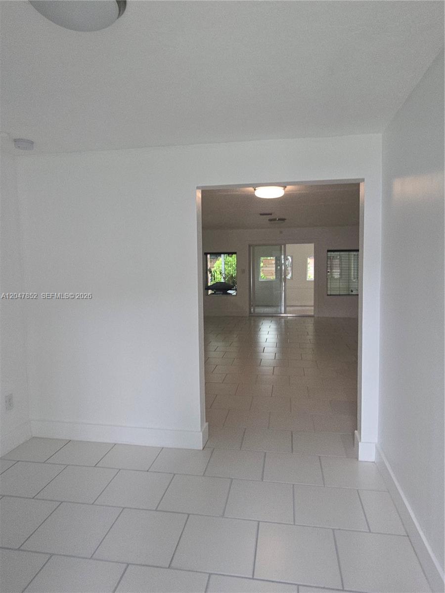 A12047852 Property Photo 4