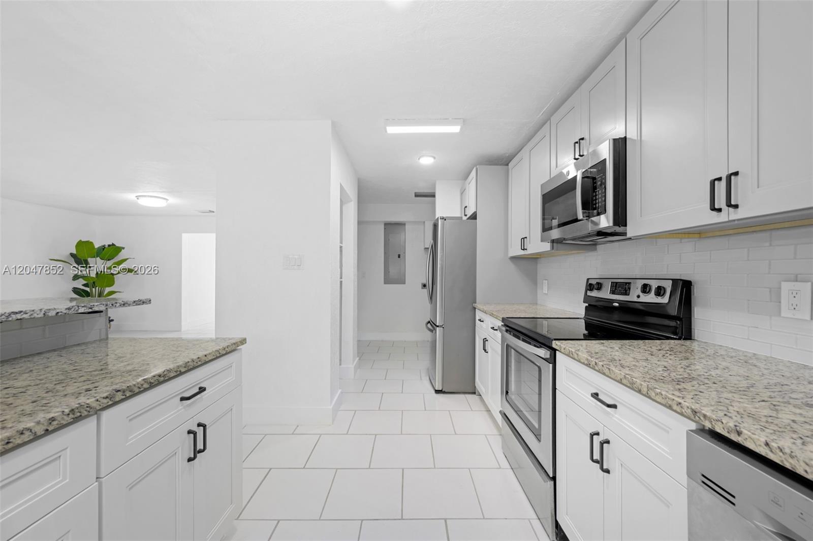 A12047852 Property Photo 6
