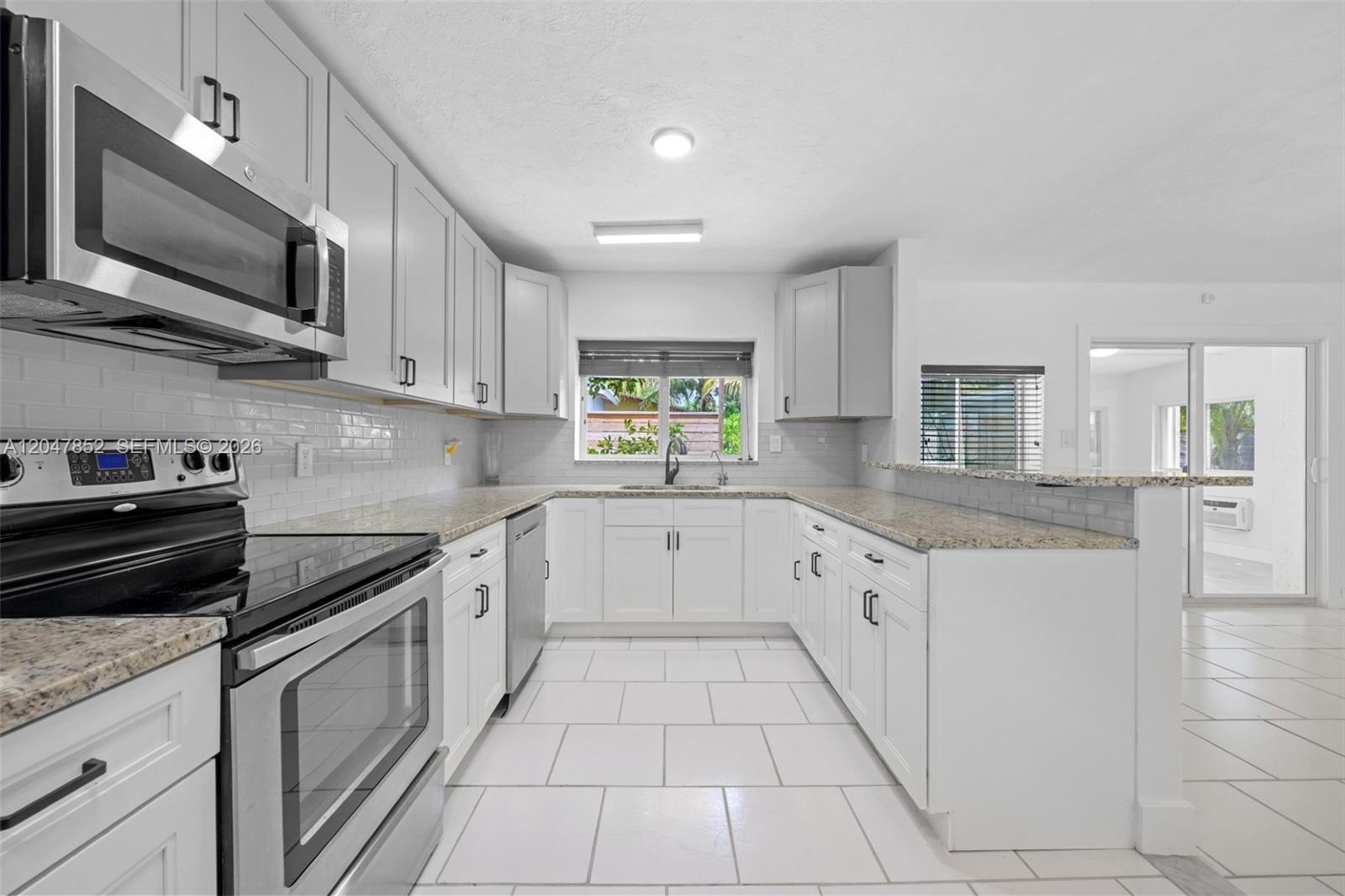 A12047852 Property Photo 7