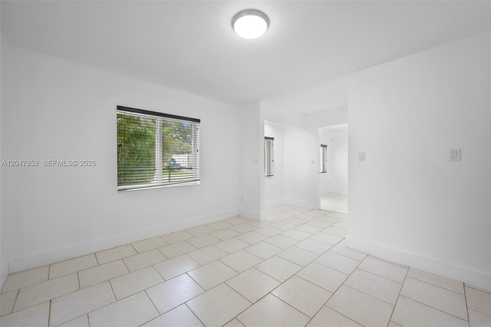 A12047852 Property Photo 12