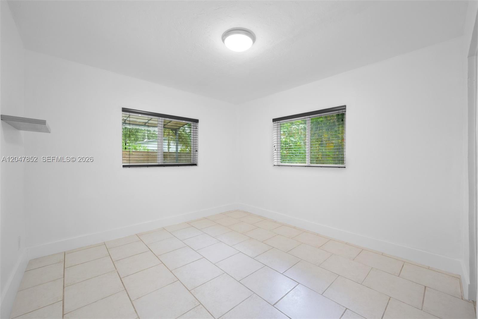 A12047852 Property Photo 13