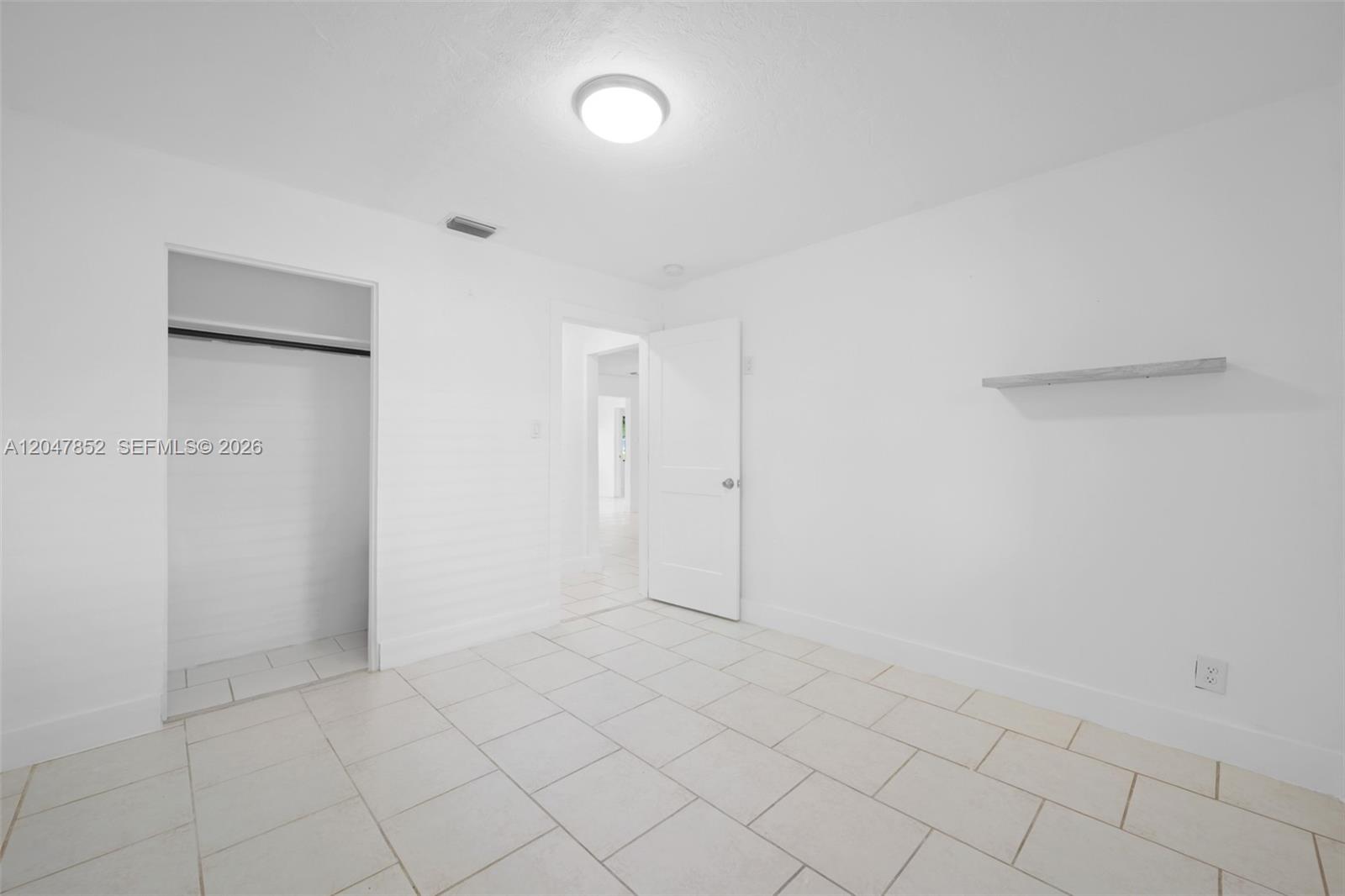 A12047852 Property Photo 15