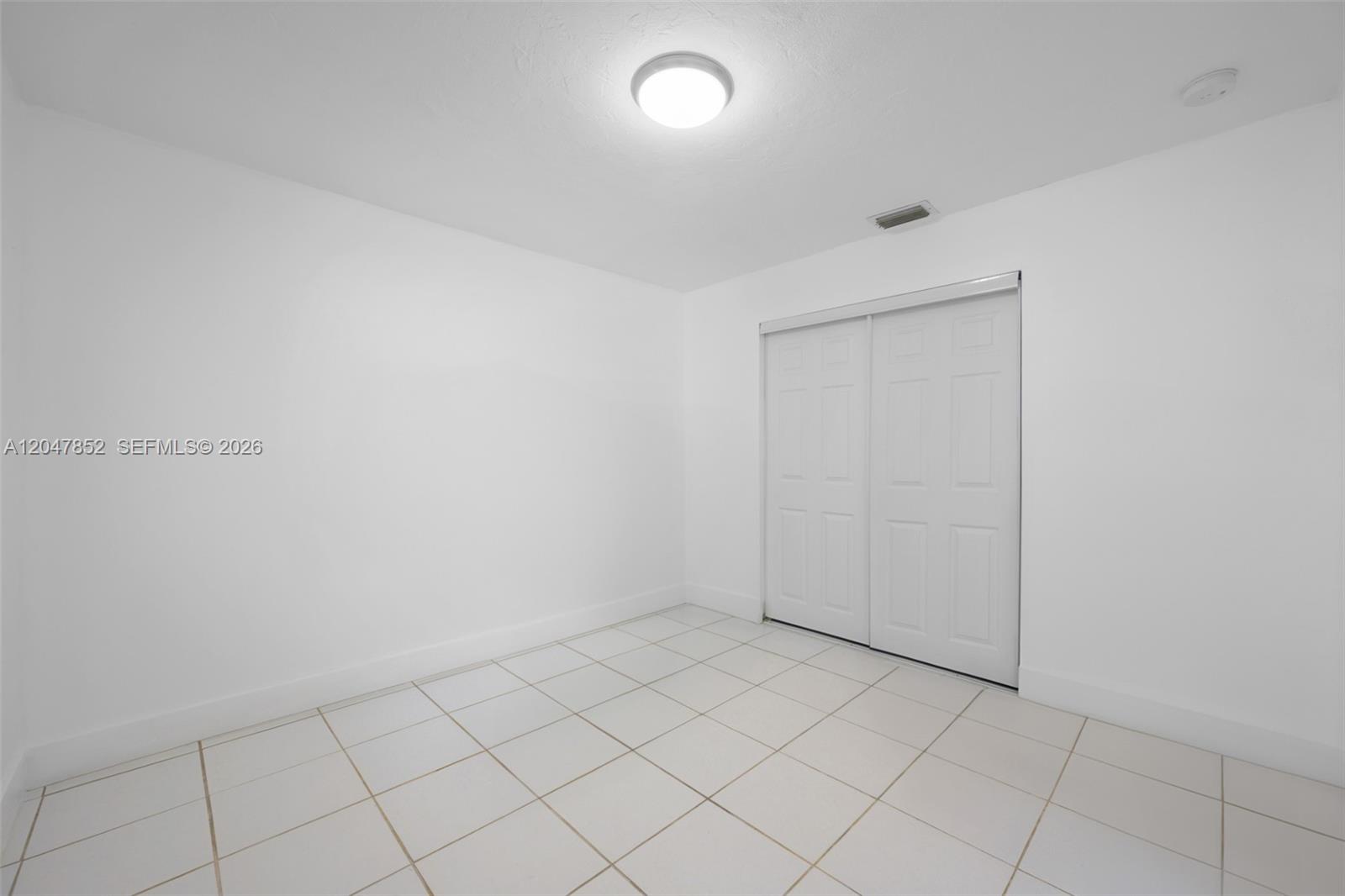 A12047852 Property Photo 16