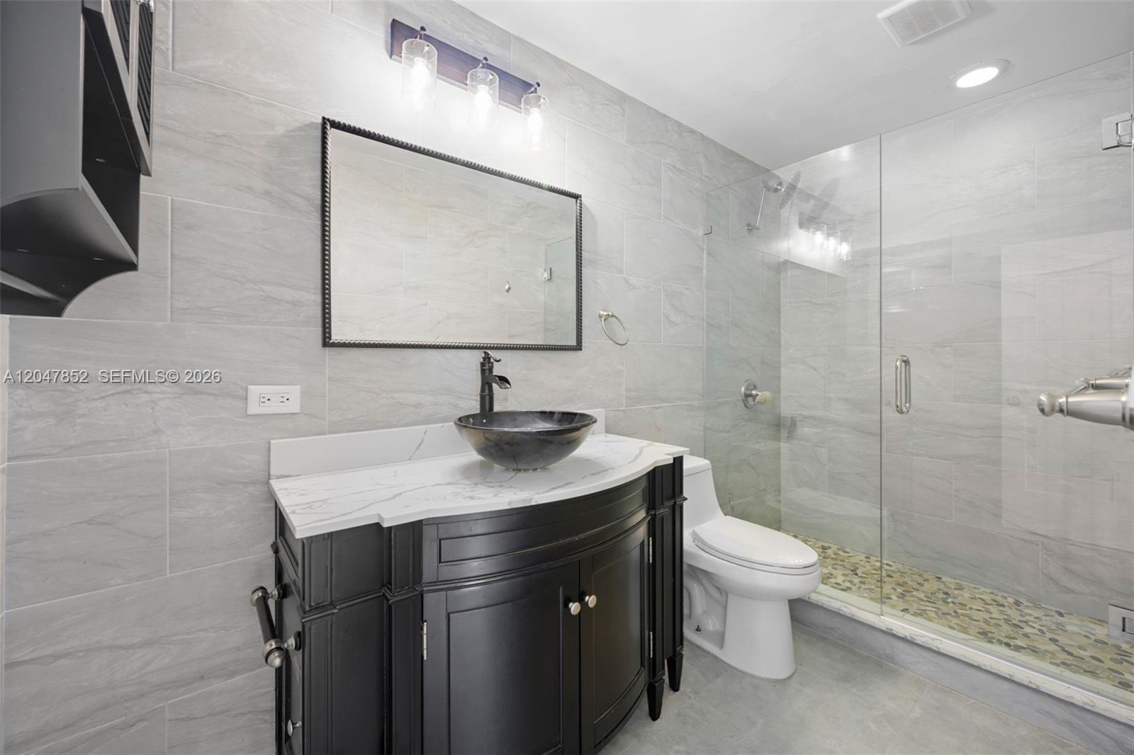A12047852 Property Photo 17