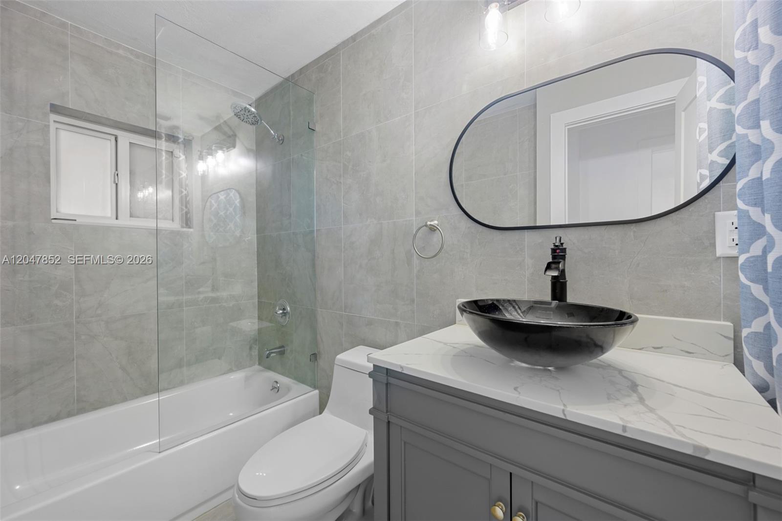 A12047852 Property Photo 22