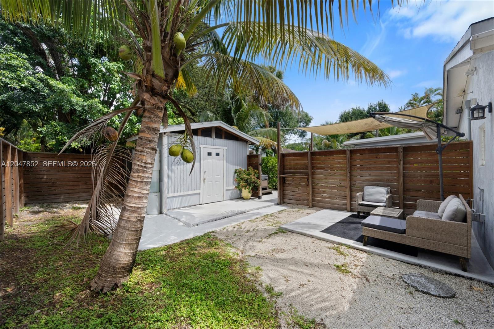 A12047852 Property Photo 25
