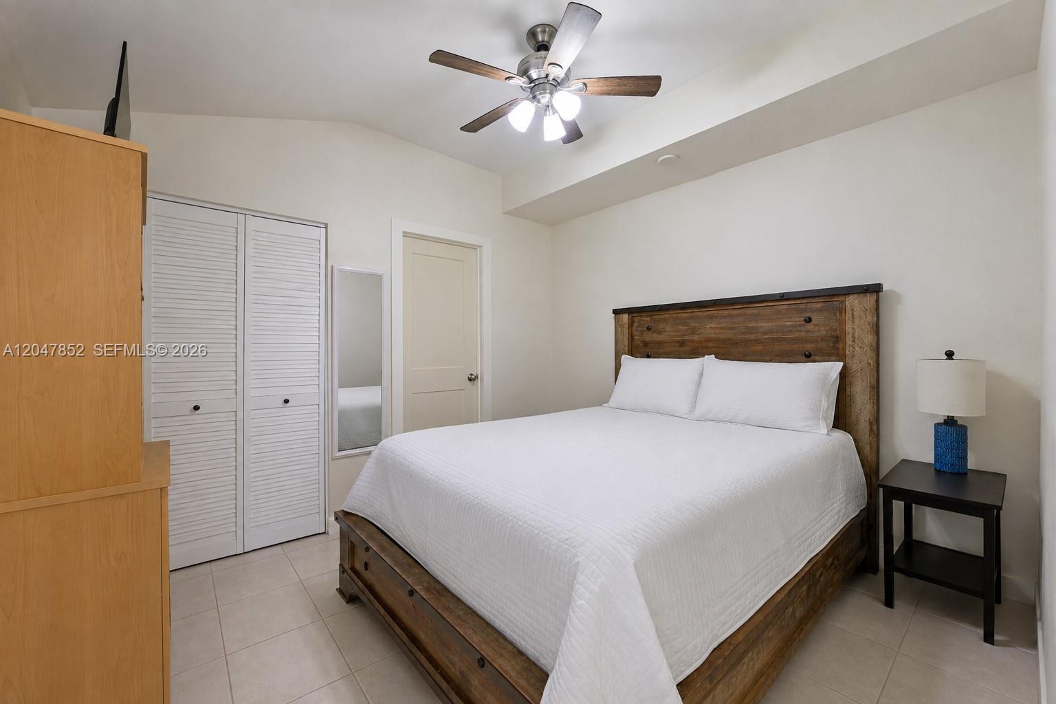 A12047852 Property Photo 27