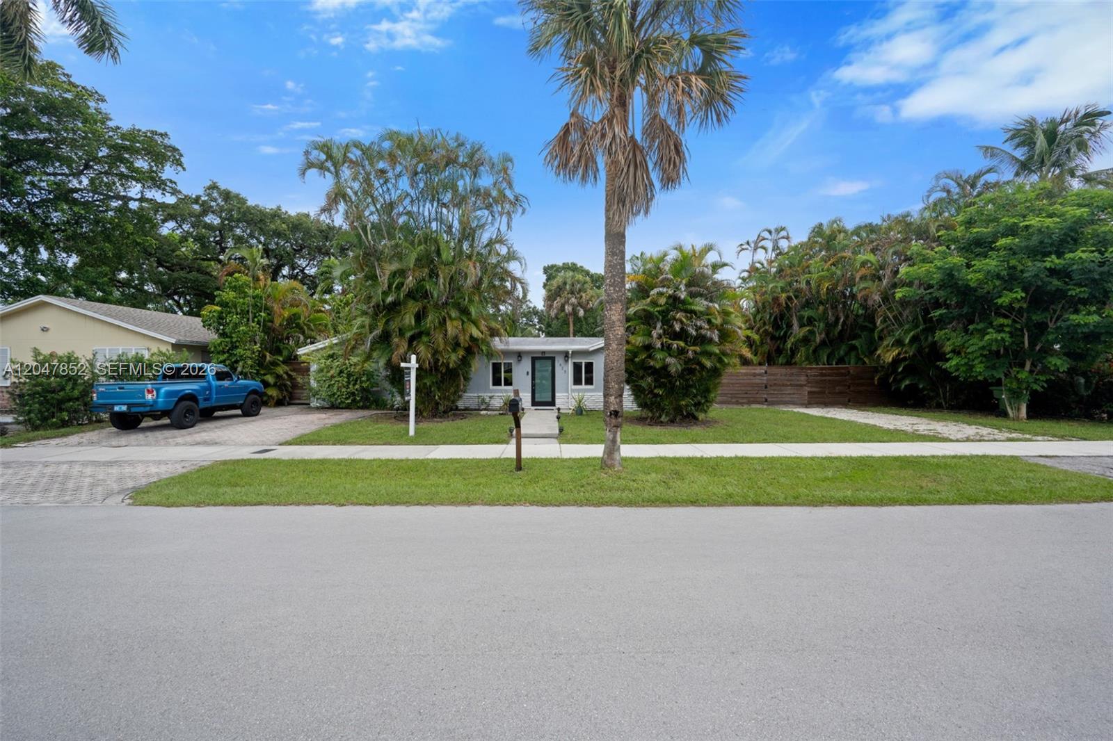A12047852 Property Photo 33