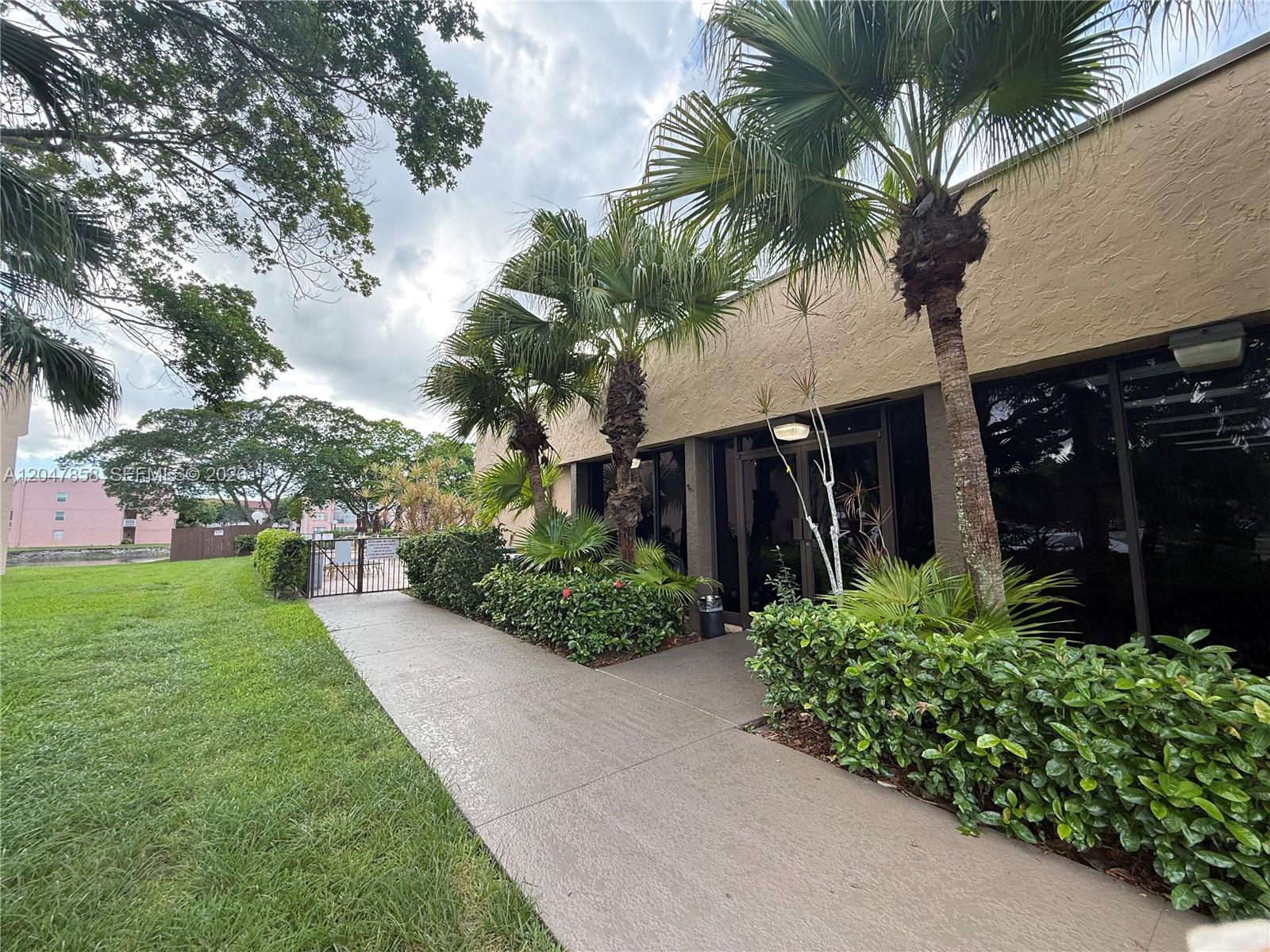 9101 Sunrise Lakes Boulevard 215 Property Photo 45