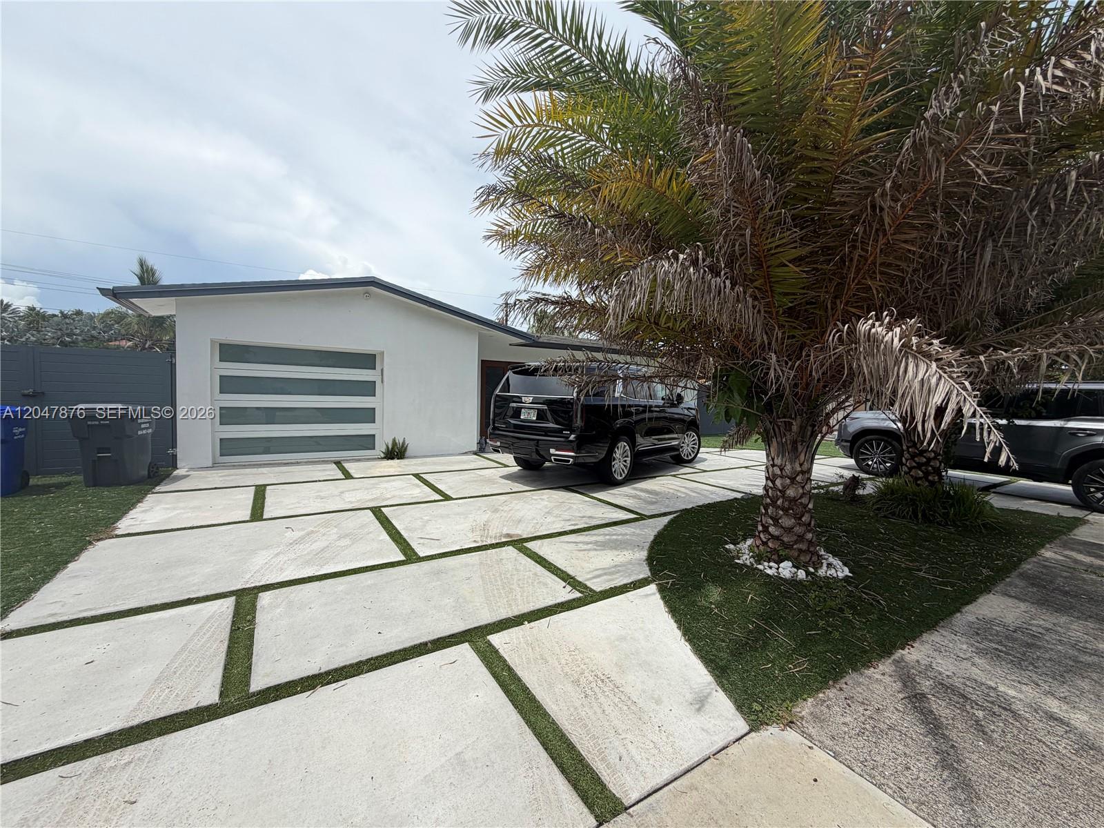 7525 Roosevelt Street Property Photo 3