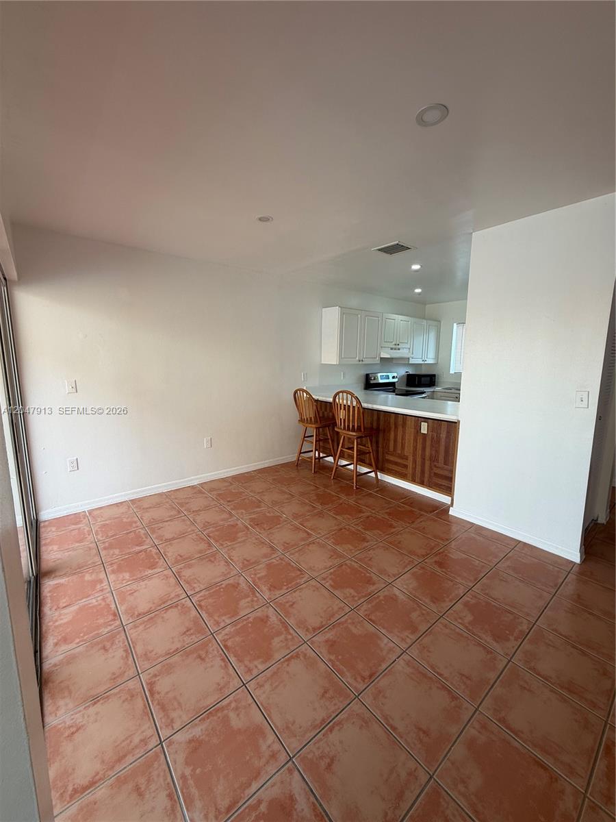 6245 Kendale Lakes Circle 208 Property Photo 9