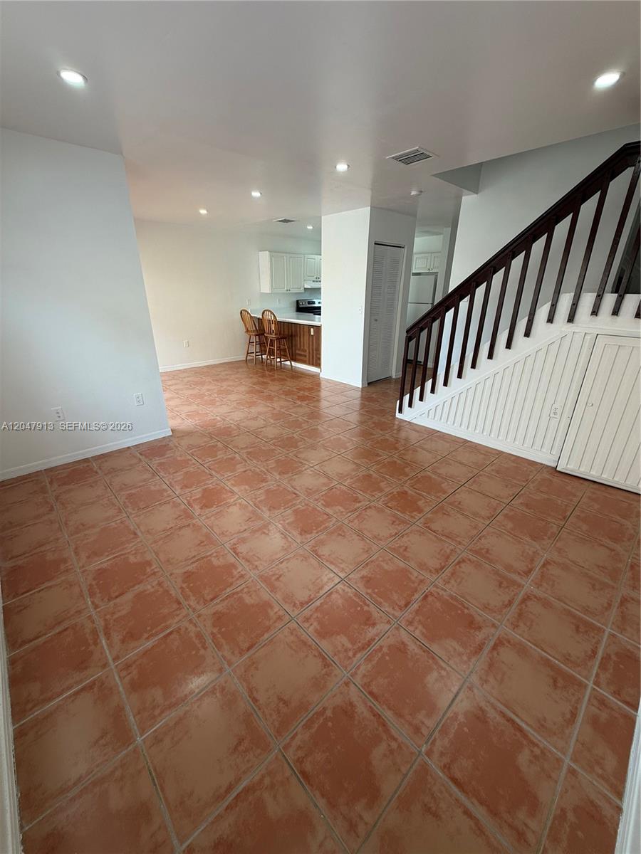 6245 Kendale Lakes Circle 208 Property Photo 12