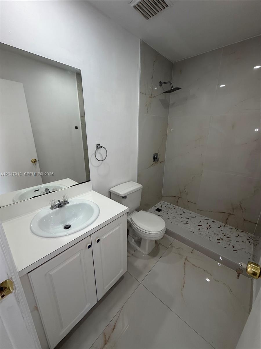 6245 Kendale Lakes Circle 208 Property Photo 33